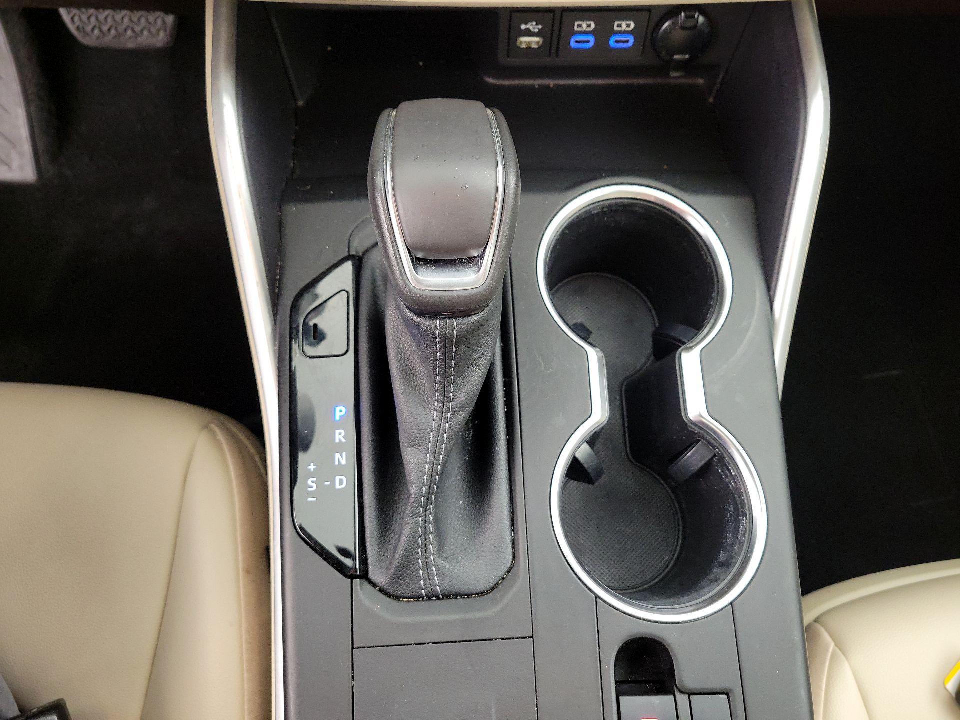 Thumbnail: 2022 Toyota Highlander - 17