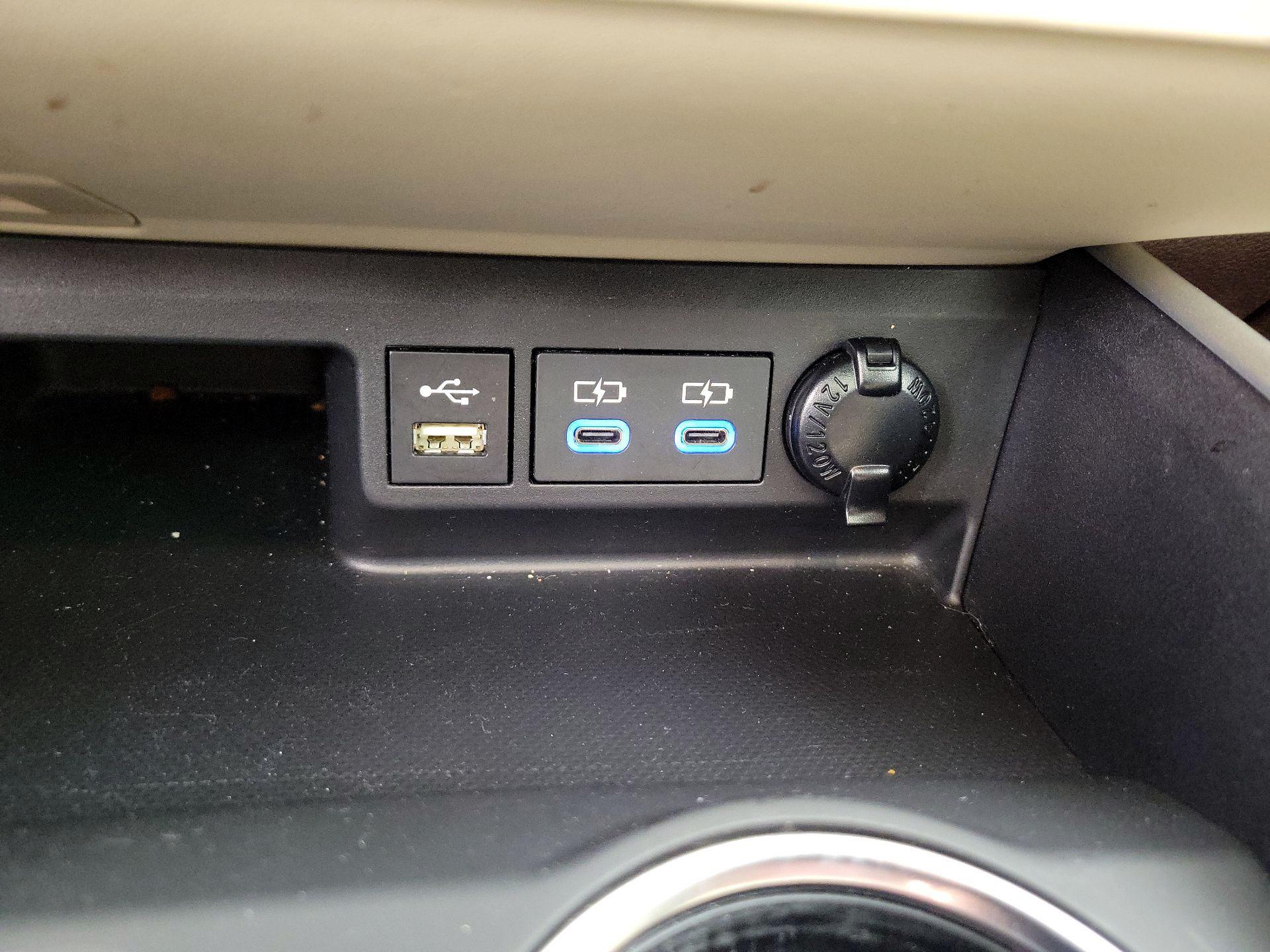 Thumbnail: 2022 Toyota Highlander - 18