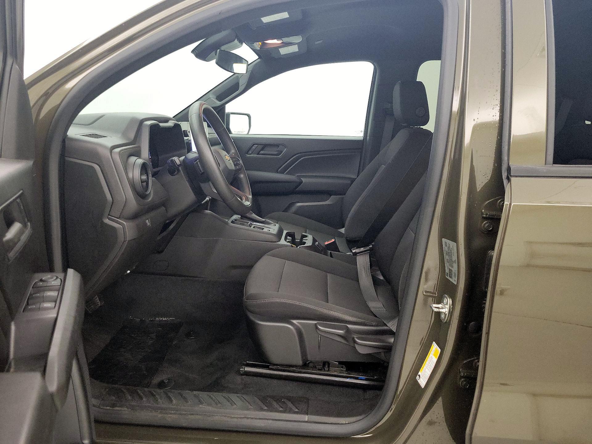 Thumbnail: 2023 Chevrolet Colorado - 11