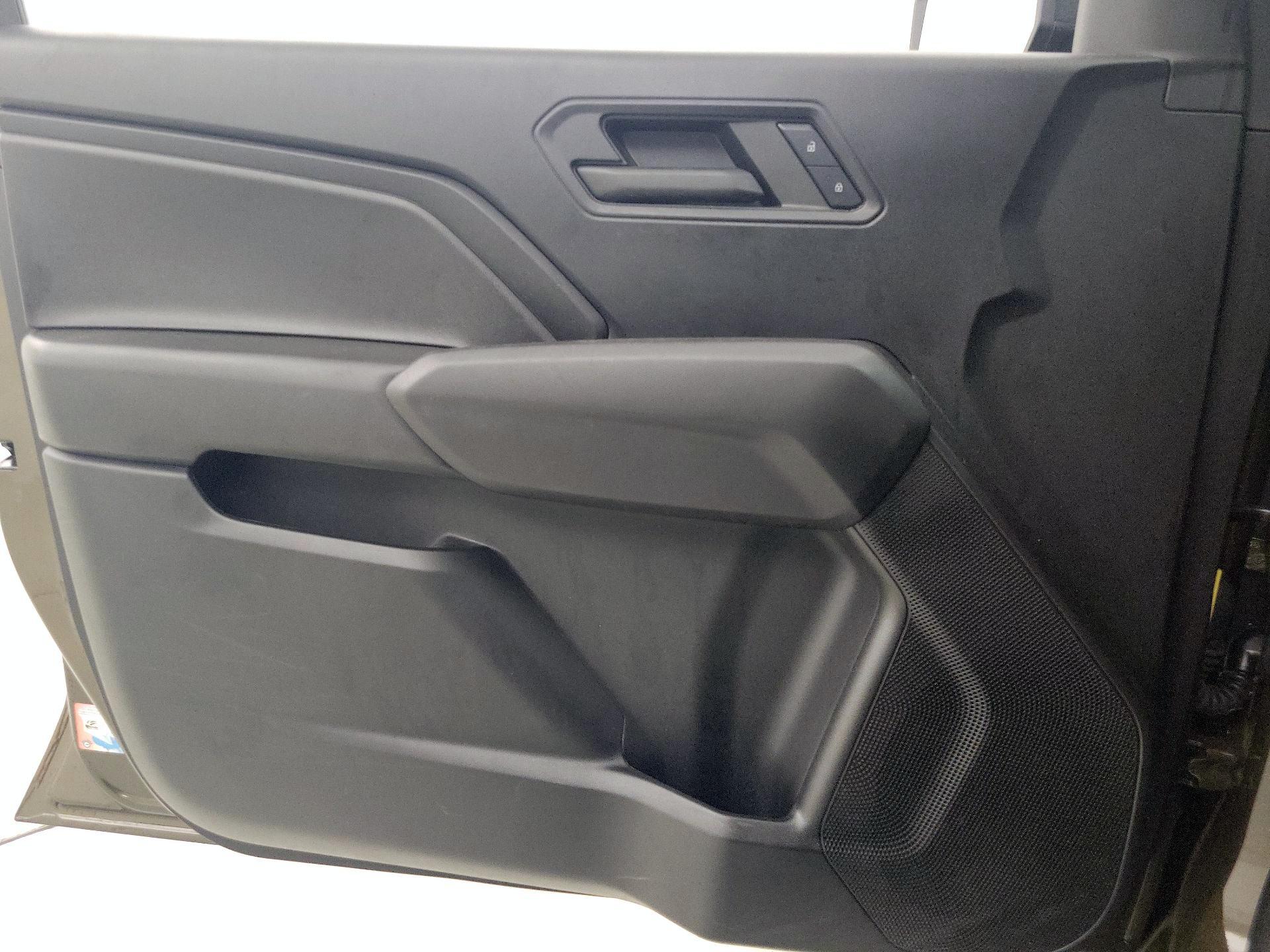 Thumbnail: 2023 Chevrolet Colorado - 12