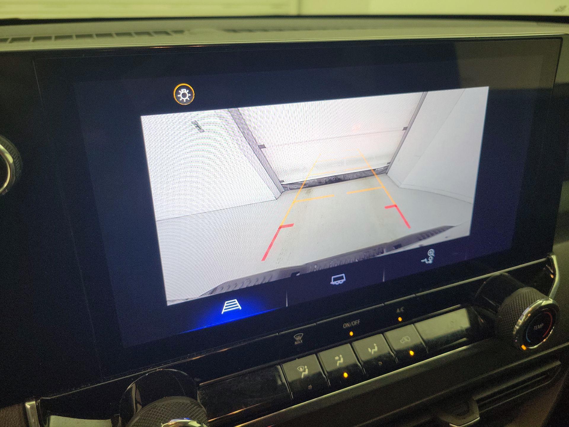 Thumbnail: 2023 Chevrolet Colorado - 15