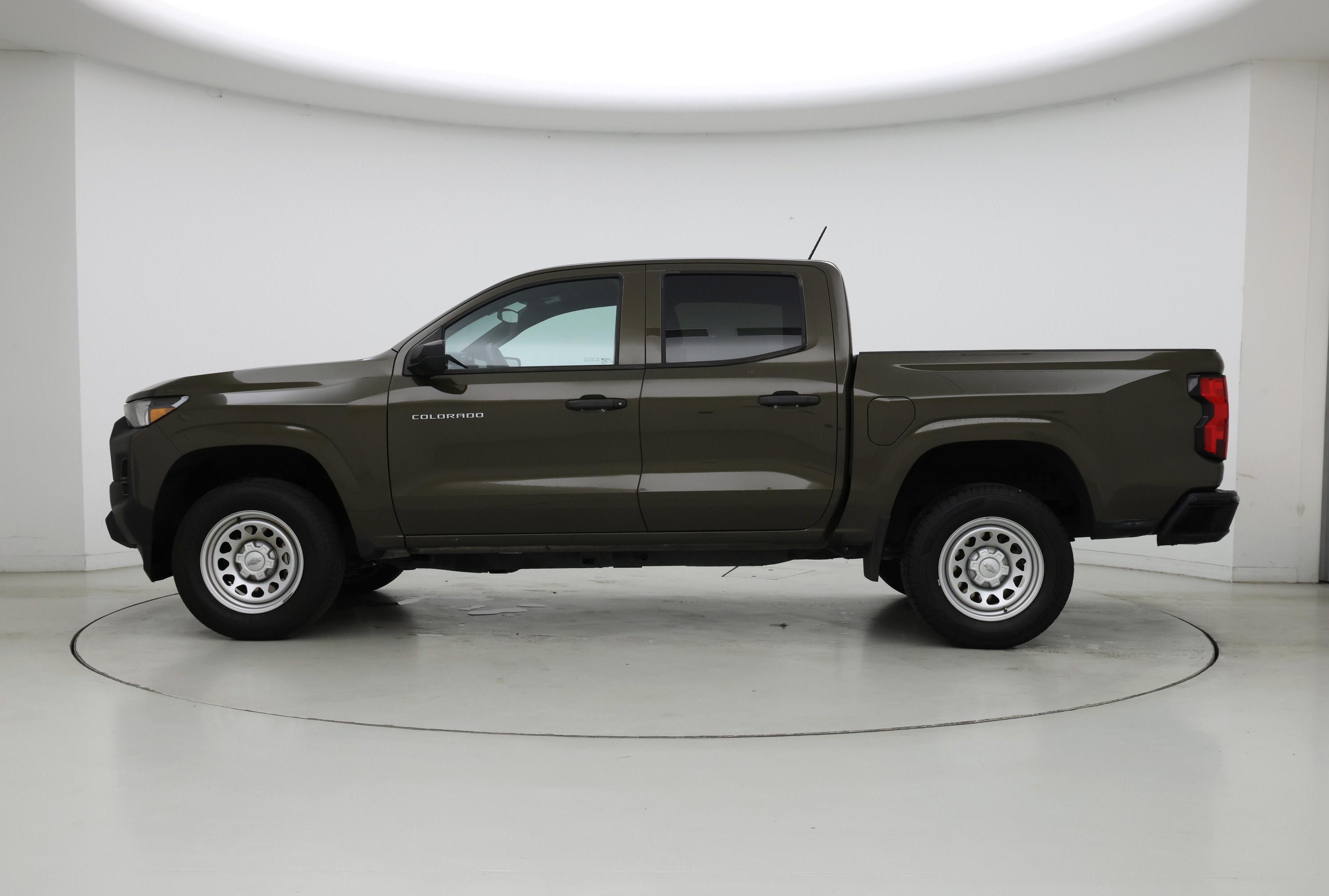 Thumbnail: 2023 Chevrolet Colorado - 3