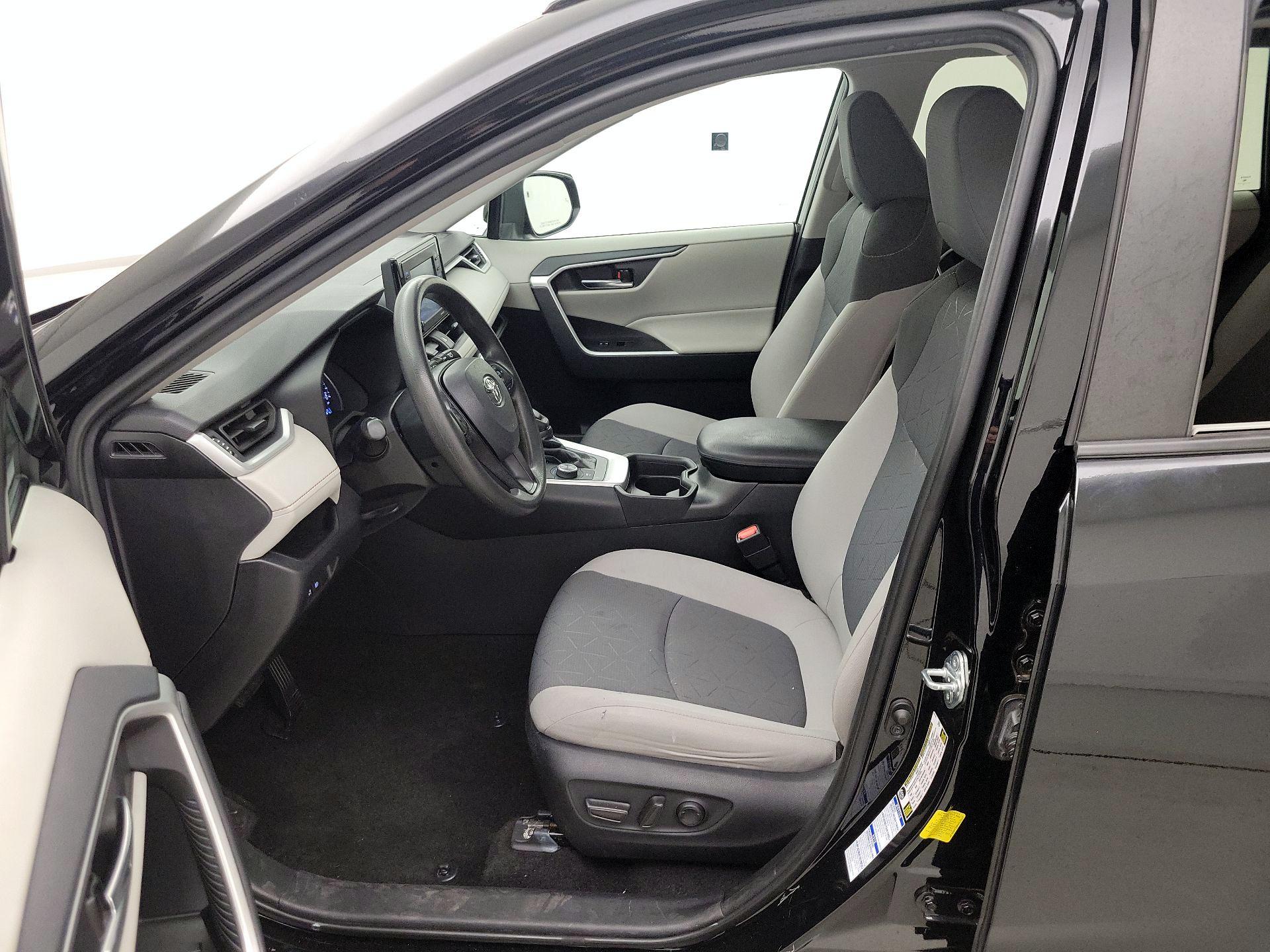 Thumbnail: 2021 Toyota RAV4 - 11