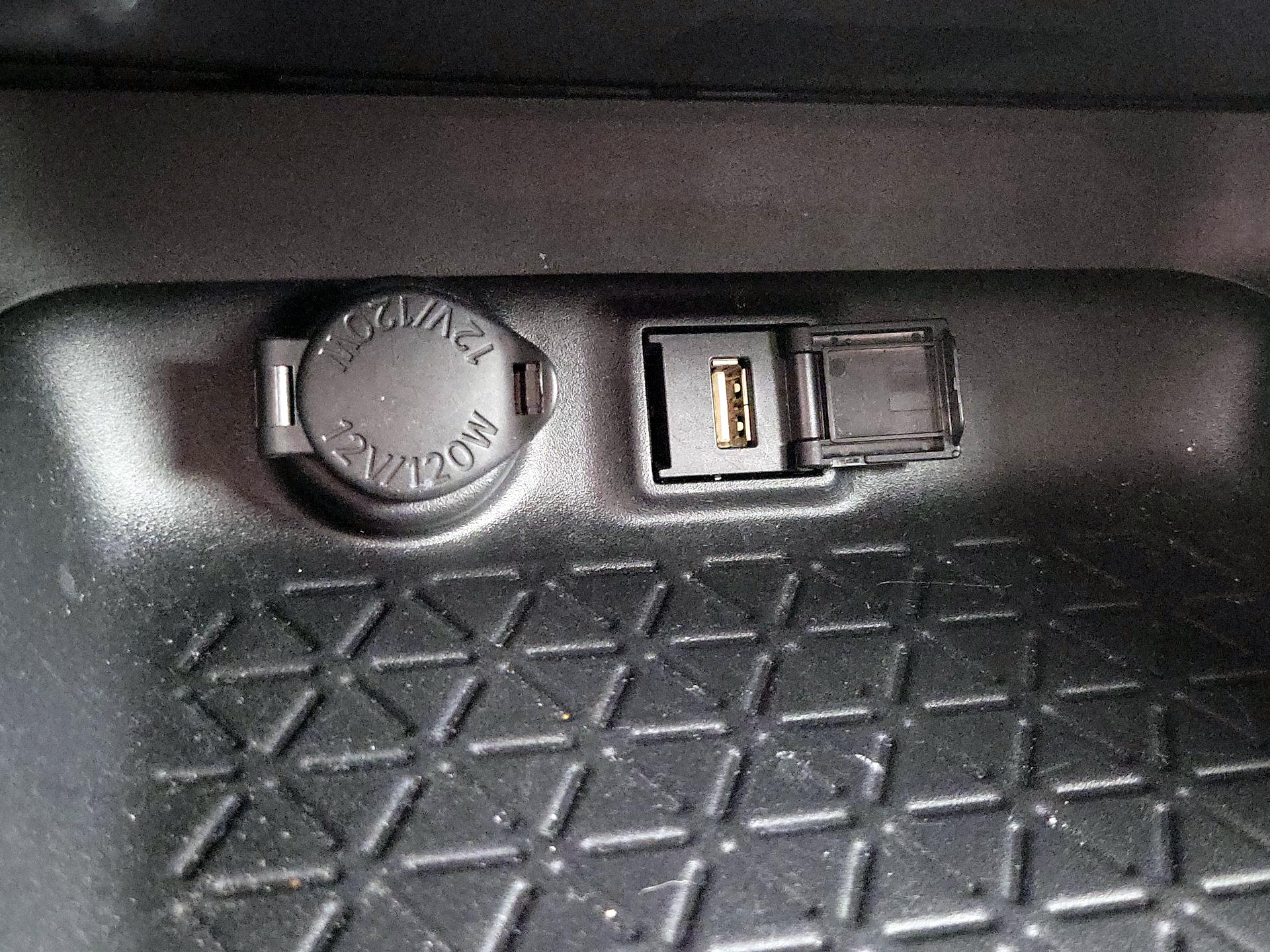 Thumbnail: 2021 Toyota RAV4 - 18