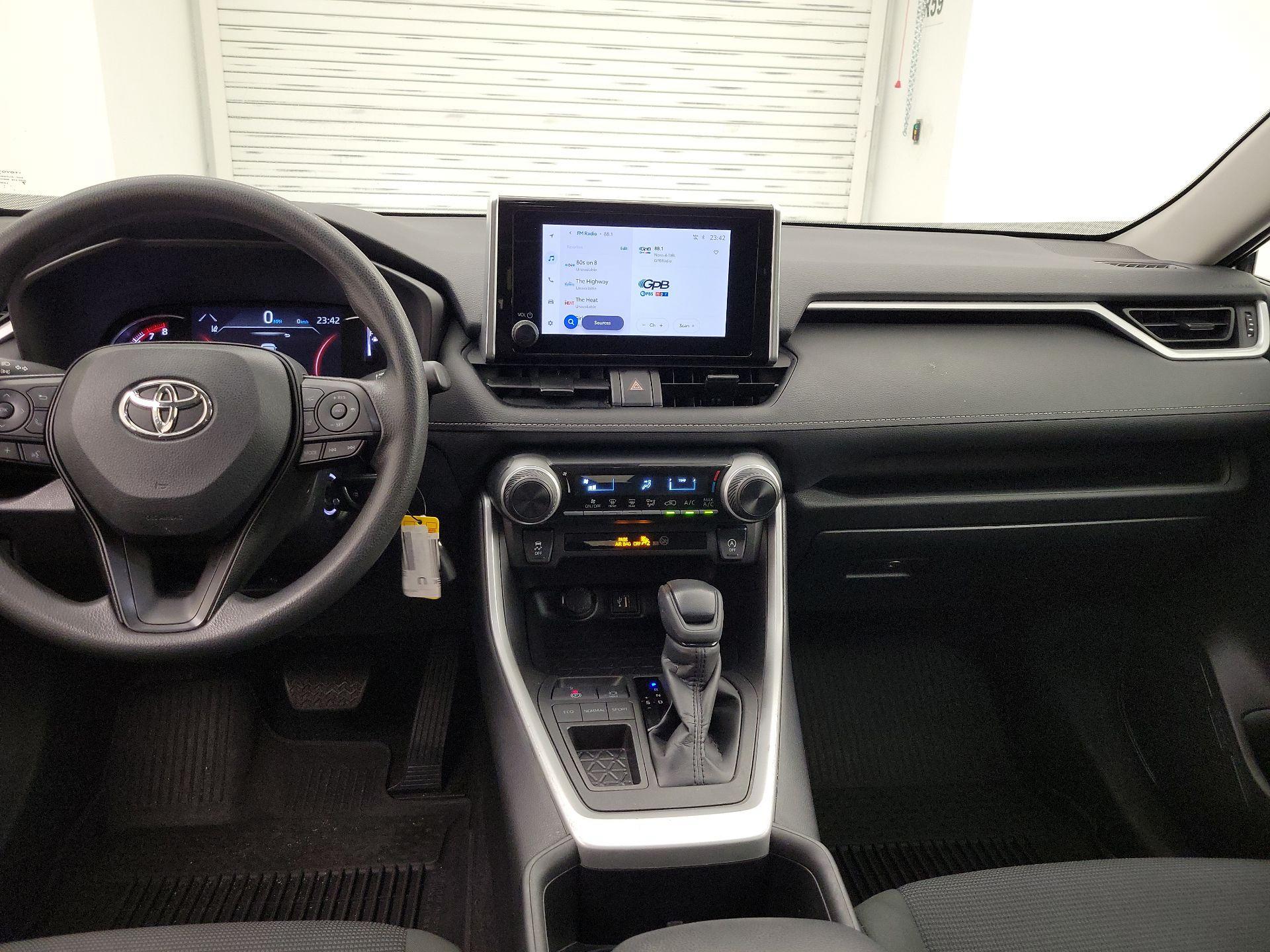 Thumbnail: 2024 Toyota RAV4 - 9