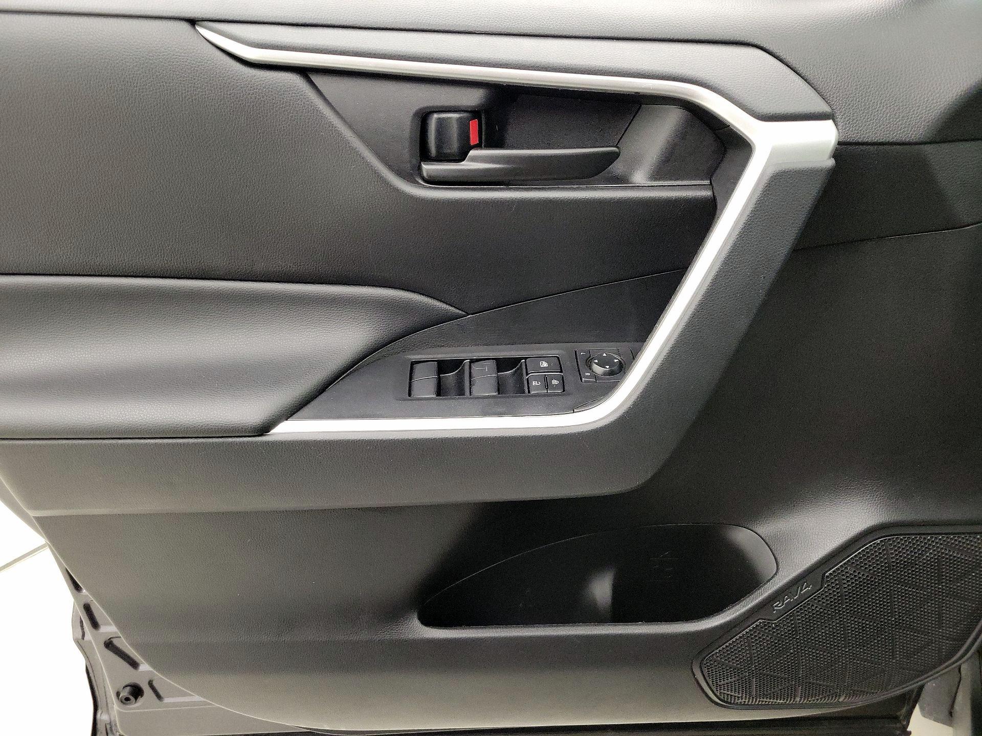 Thumbnail: 2024 Toyota RAV4 - 12