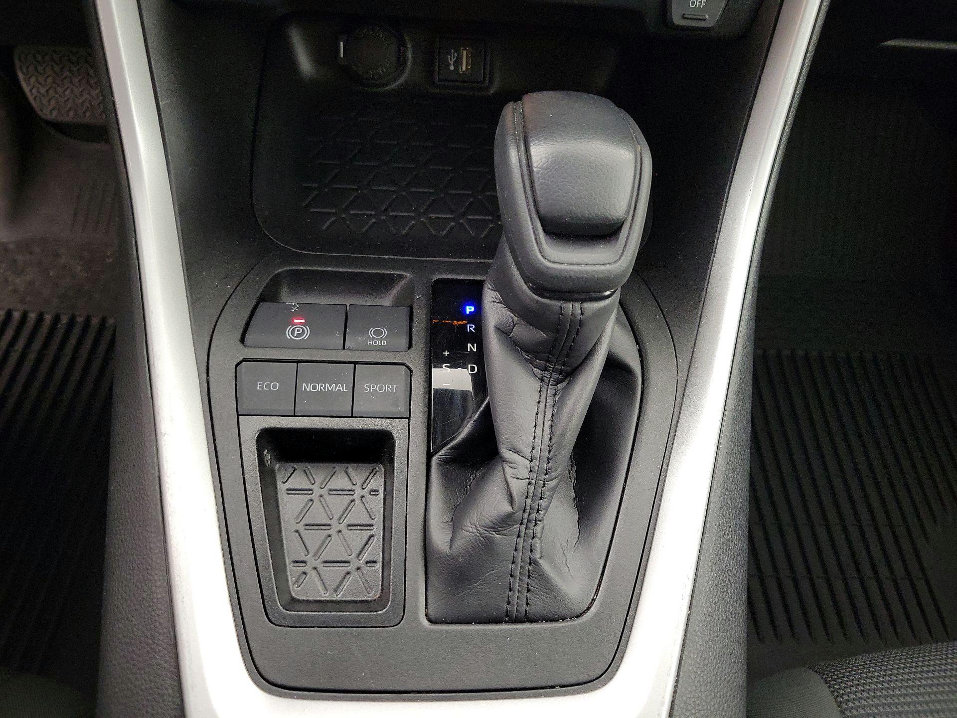 Thumbnail: 2024 Toyota RAV4 - 17