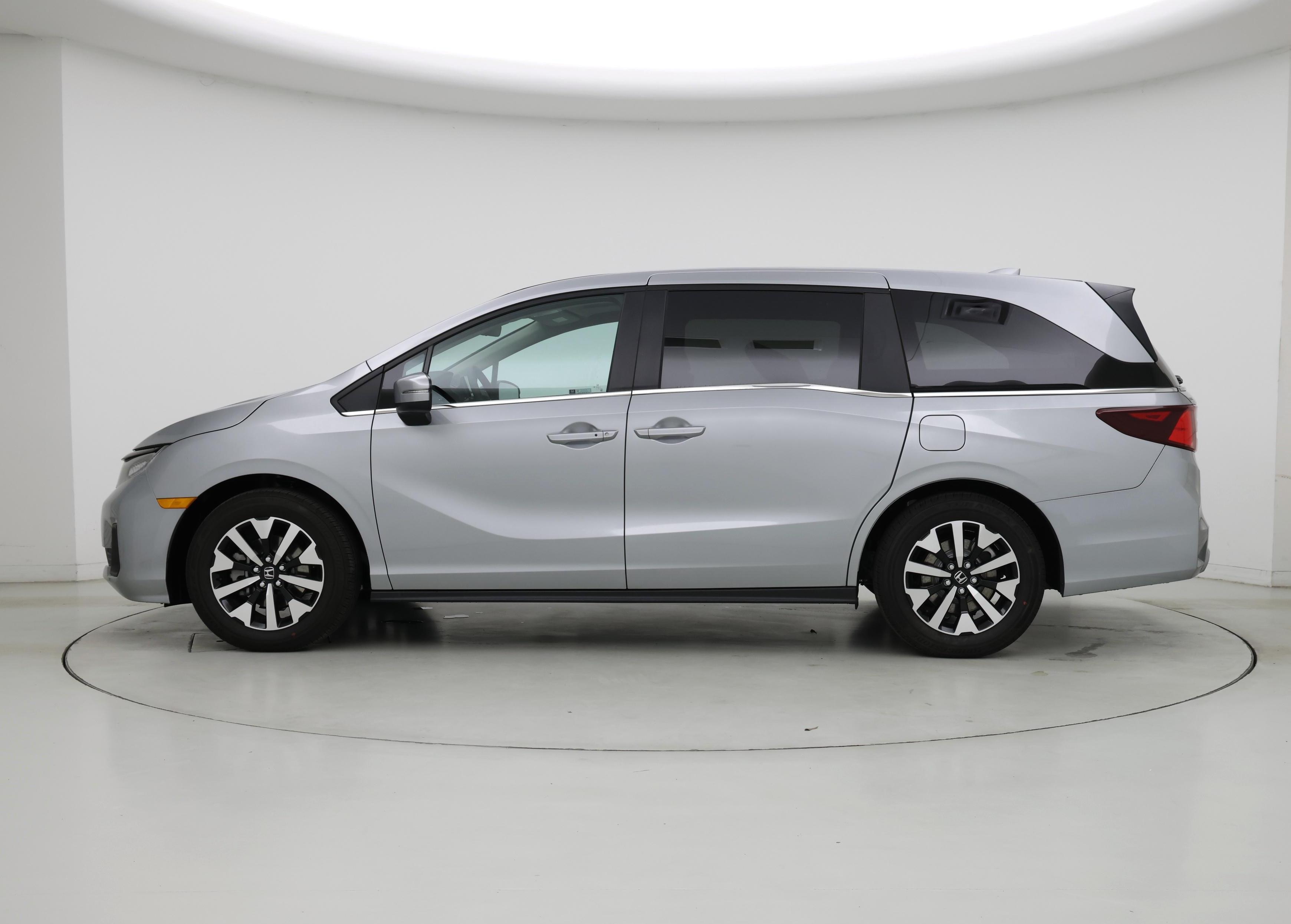 Thumbnail: 2025 Honda Odyssey - 3