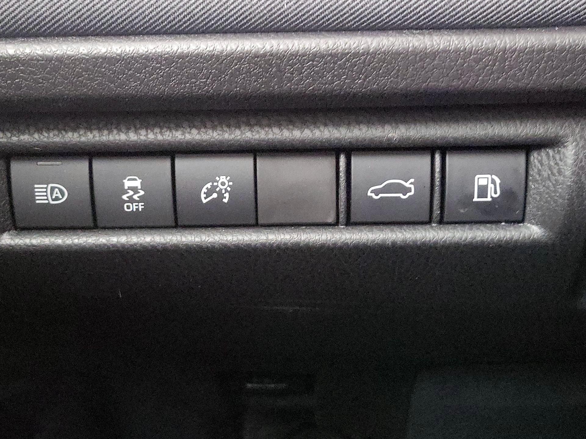 Thumbnail: 2025 Toyota Camry - 13