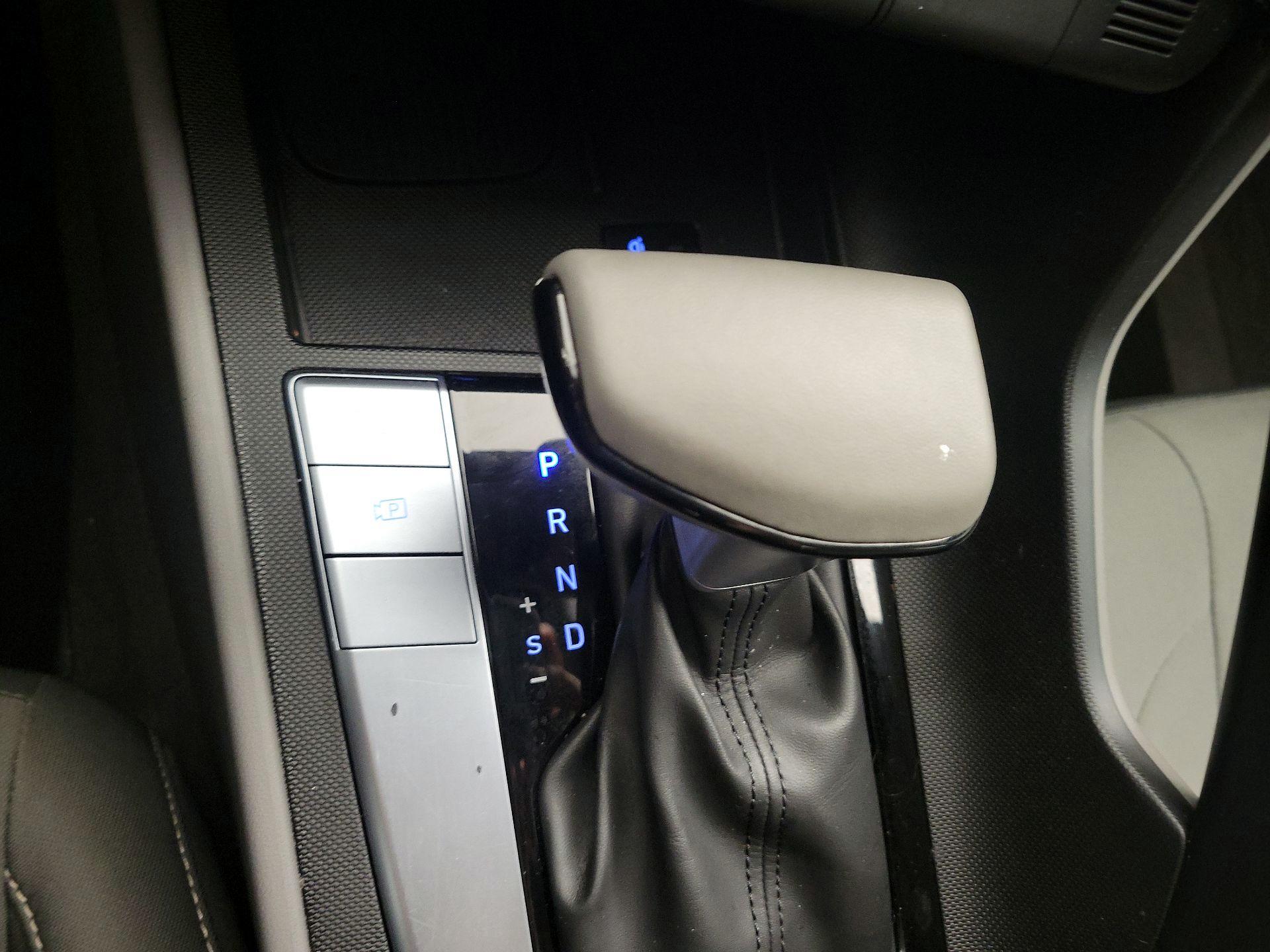 Thumbnail: 2025 Hyundai Elantra - 17