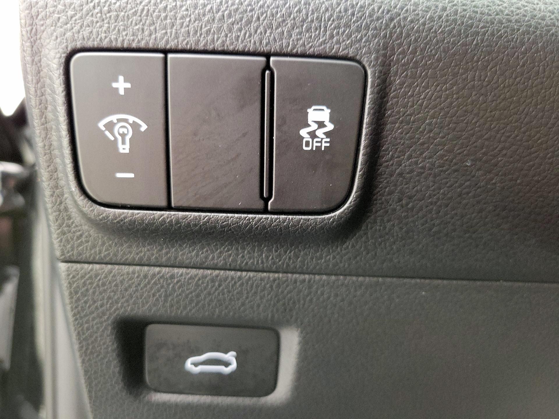 Thumbnail: 2025 Kia K5 - 13