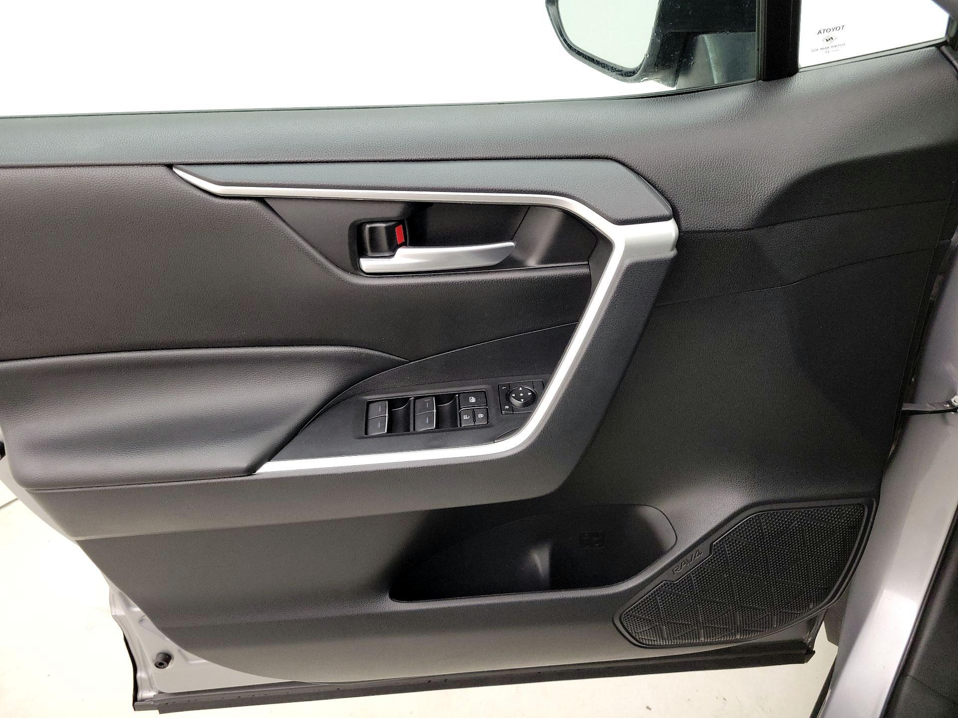 Thumbnail: 2023 Toyota RAV4 - 12