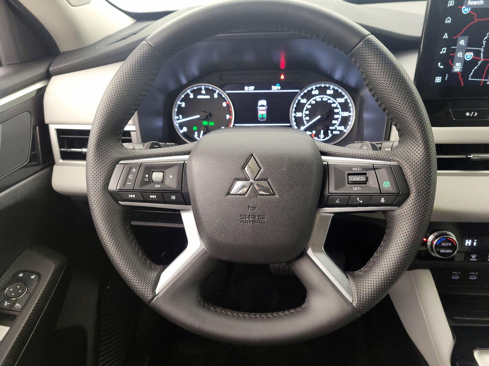 Thumbnail: 2025 Mitsubishi Outlander - 10