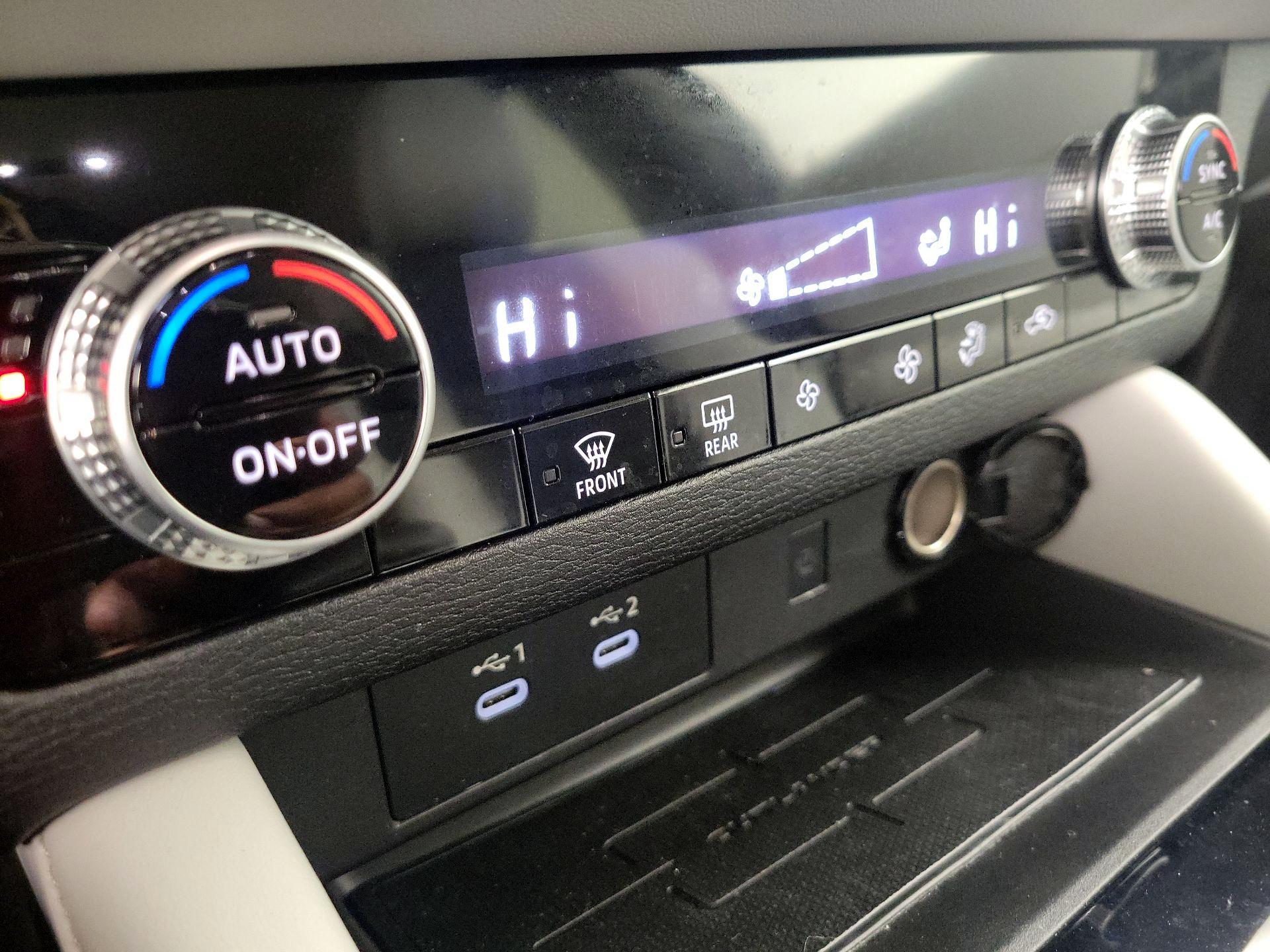 Thumbnail: 2025 Mitsubishi Outlander - 17