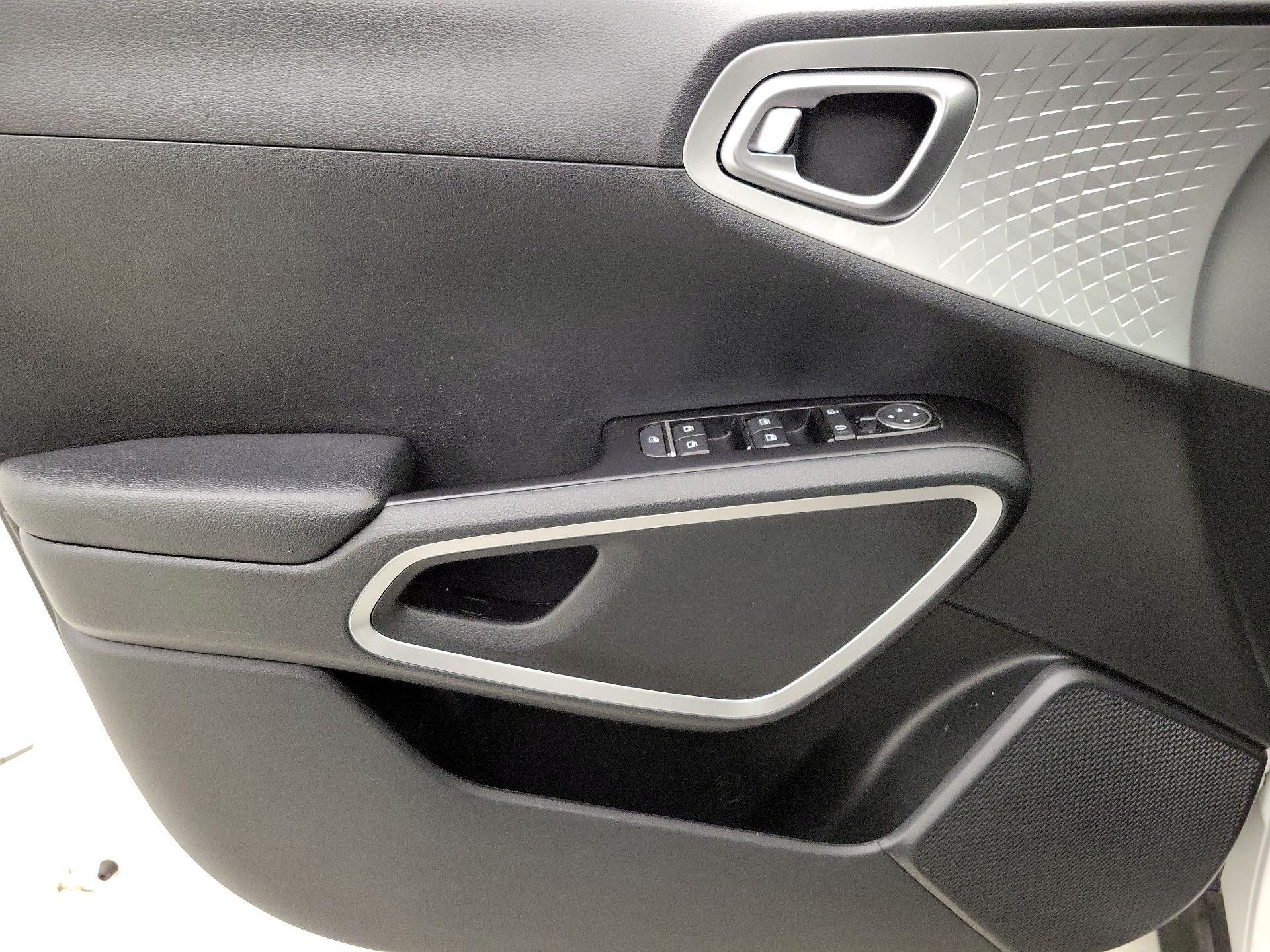 Thumbnail: 2023 Kia Soul - 12