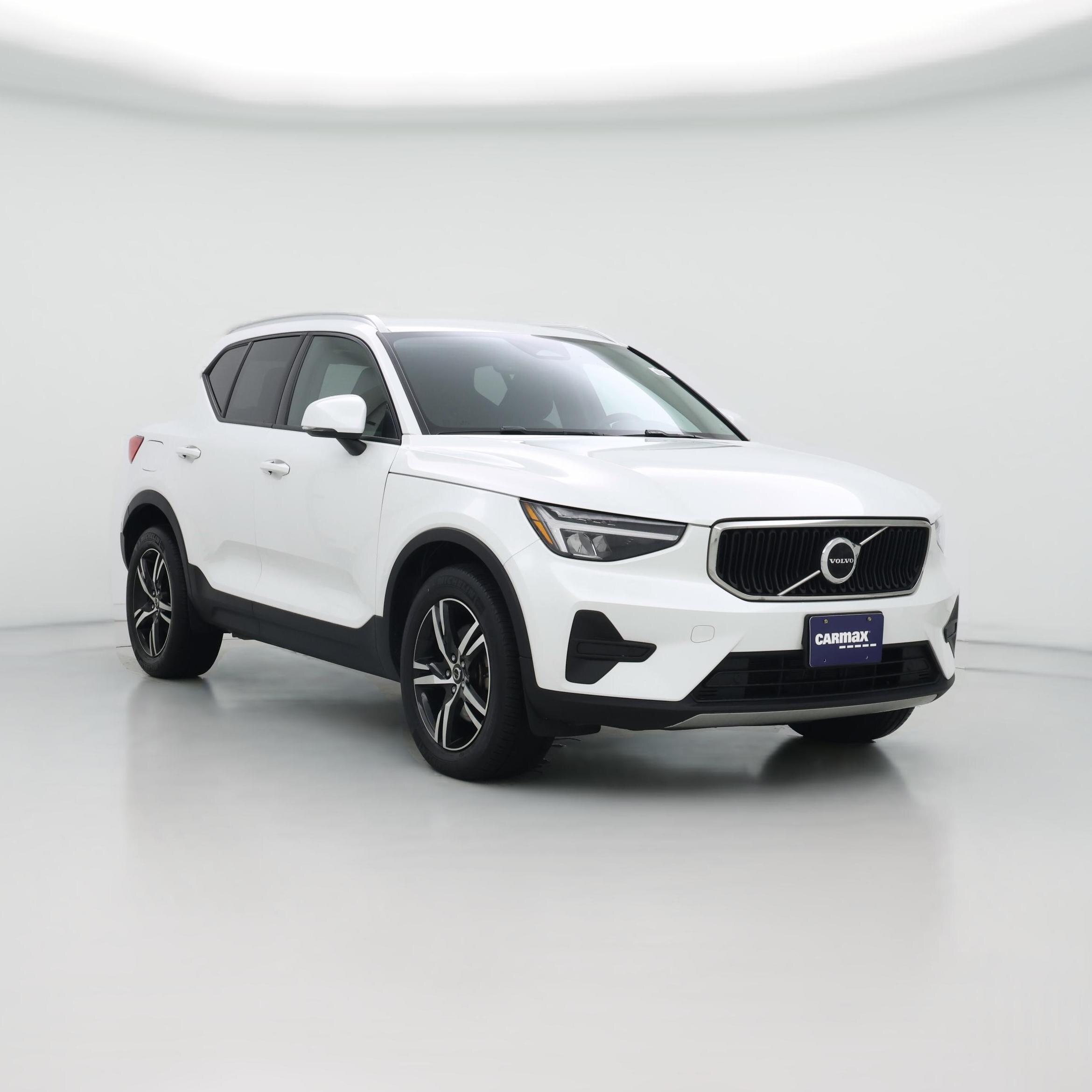 Thumbnail: 2023 Volvo XC40 - 1