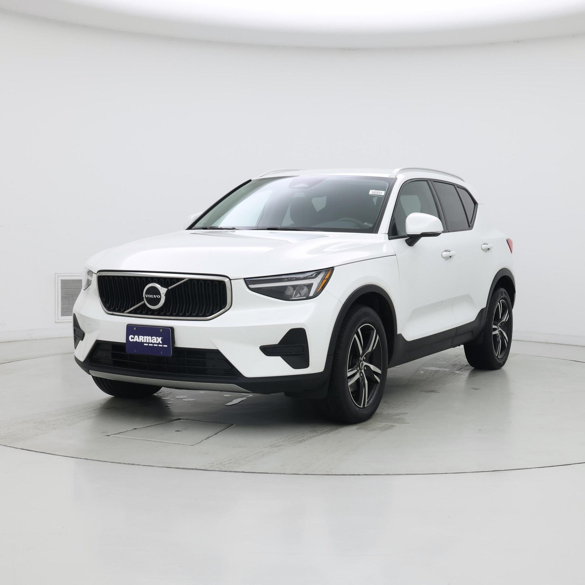 Thumbnail: 2023 Volvo XC40 - 4
