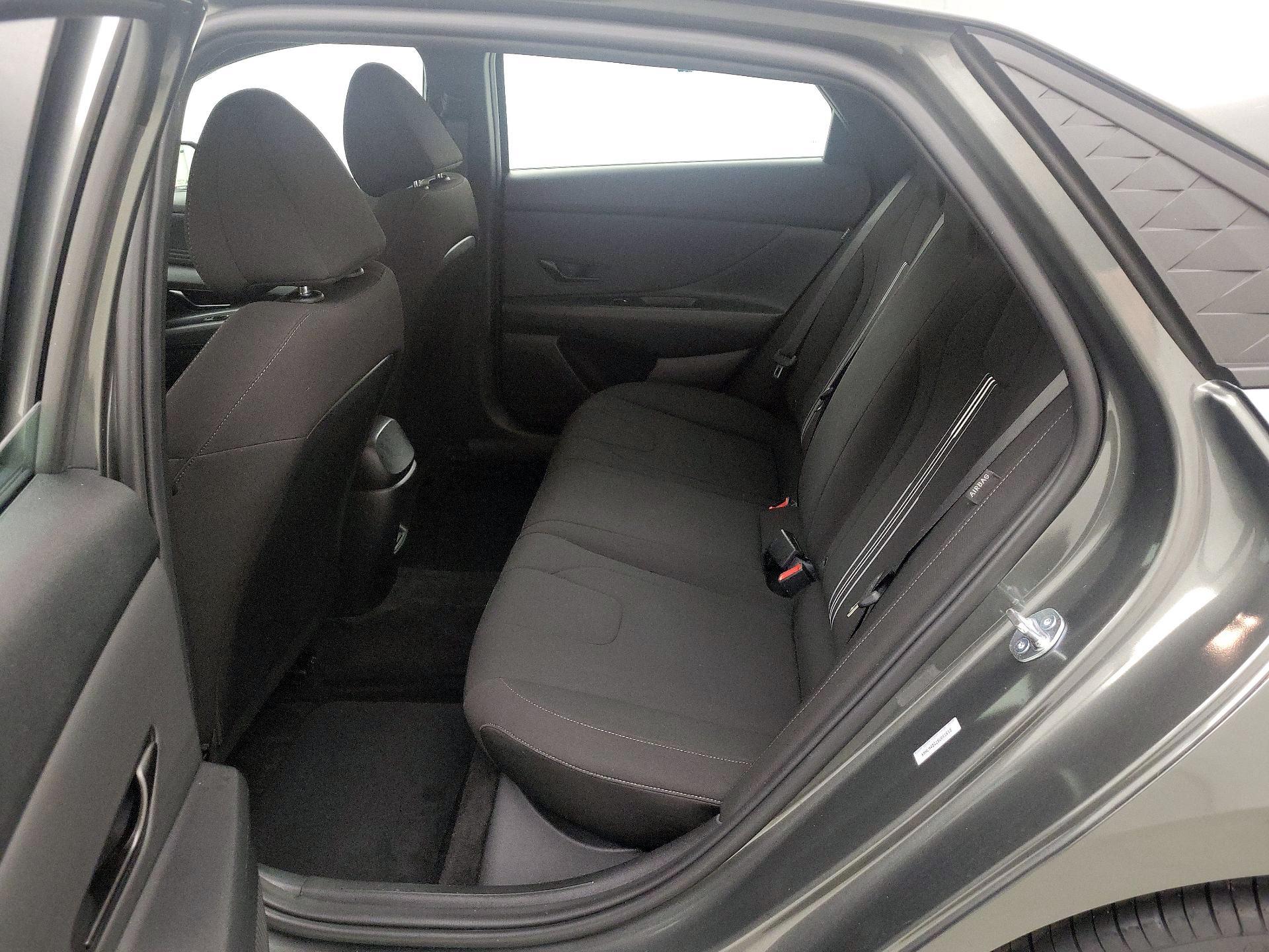 Thumbnail: 2025 Hyundai Elantra - 19