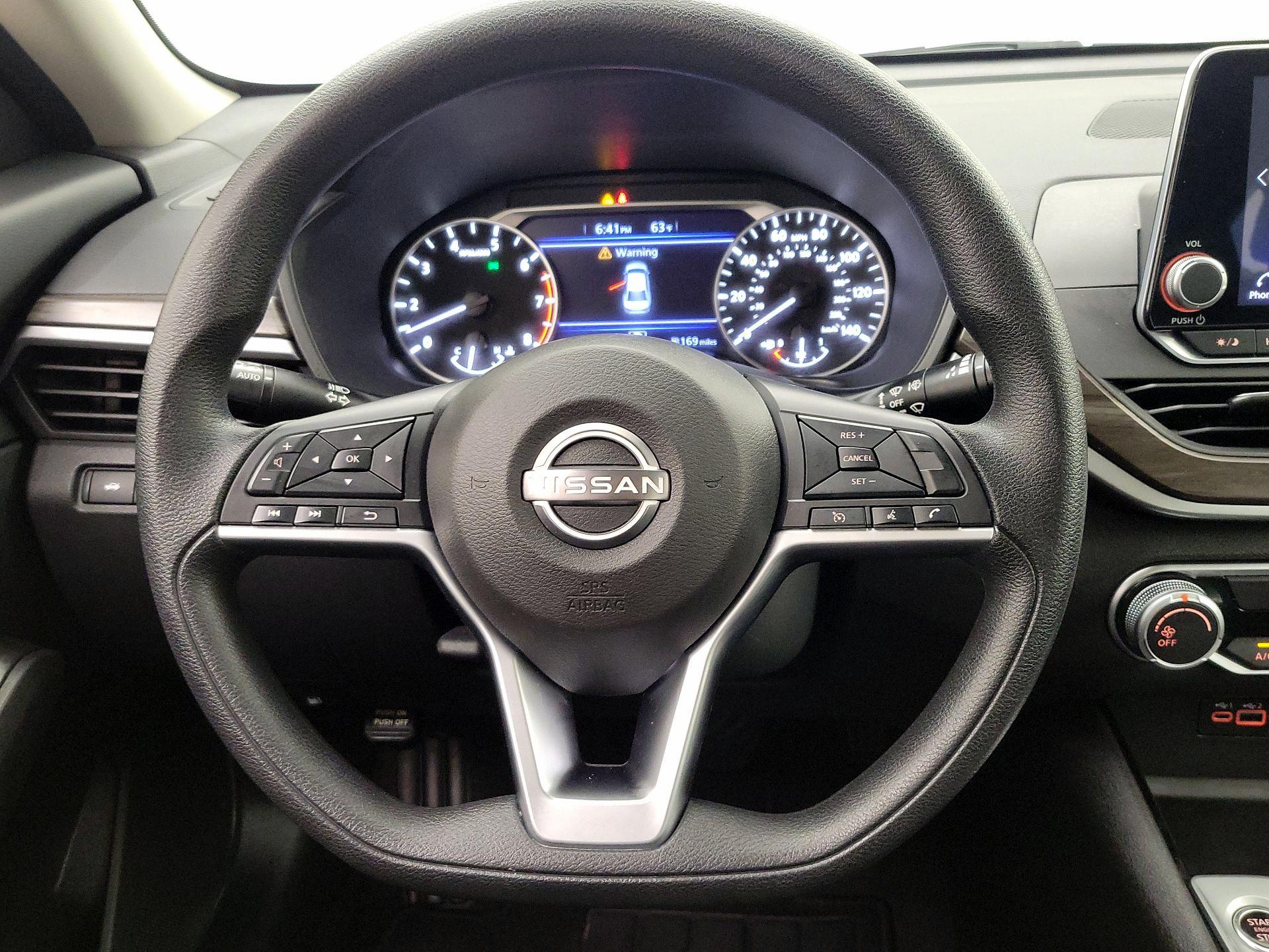 Thumbnail: 2024 Nissan Altima - 10