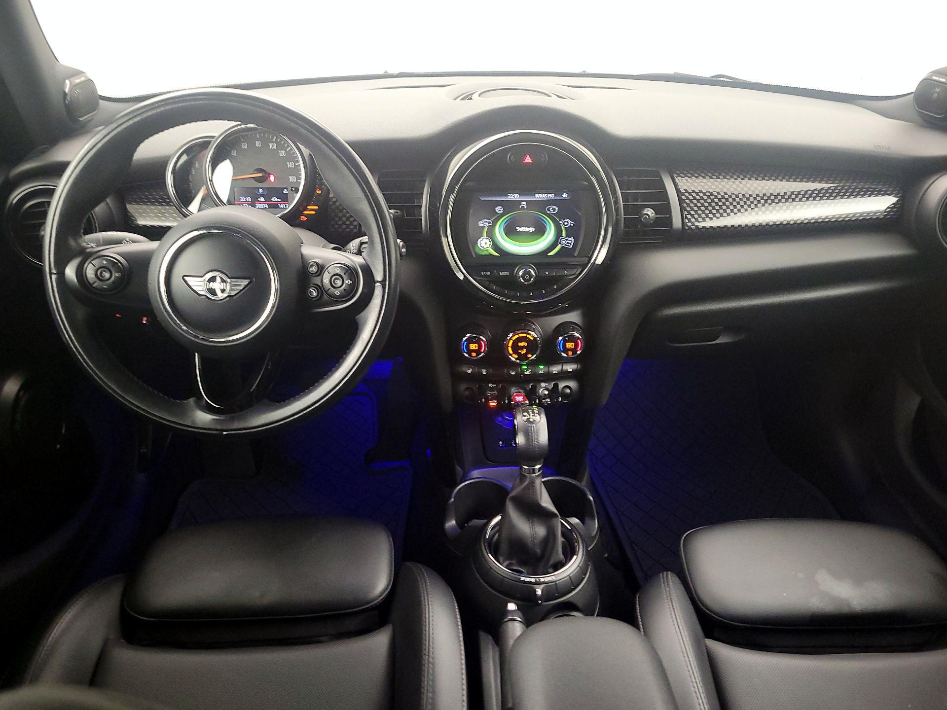 Thumbnail: 2016 MINI Cooper Hardtop - 9