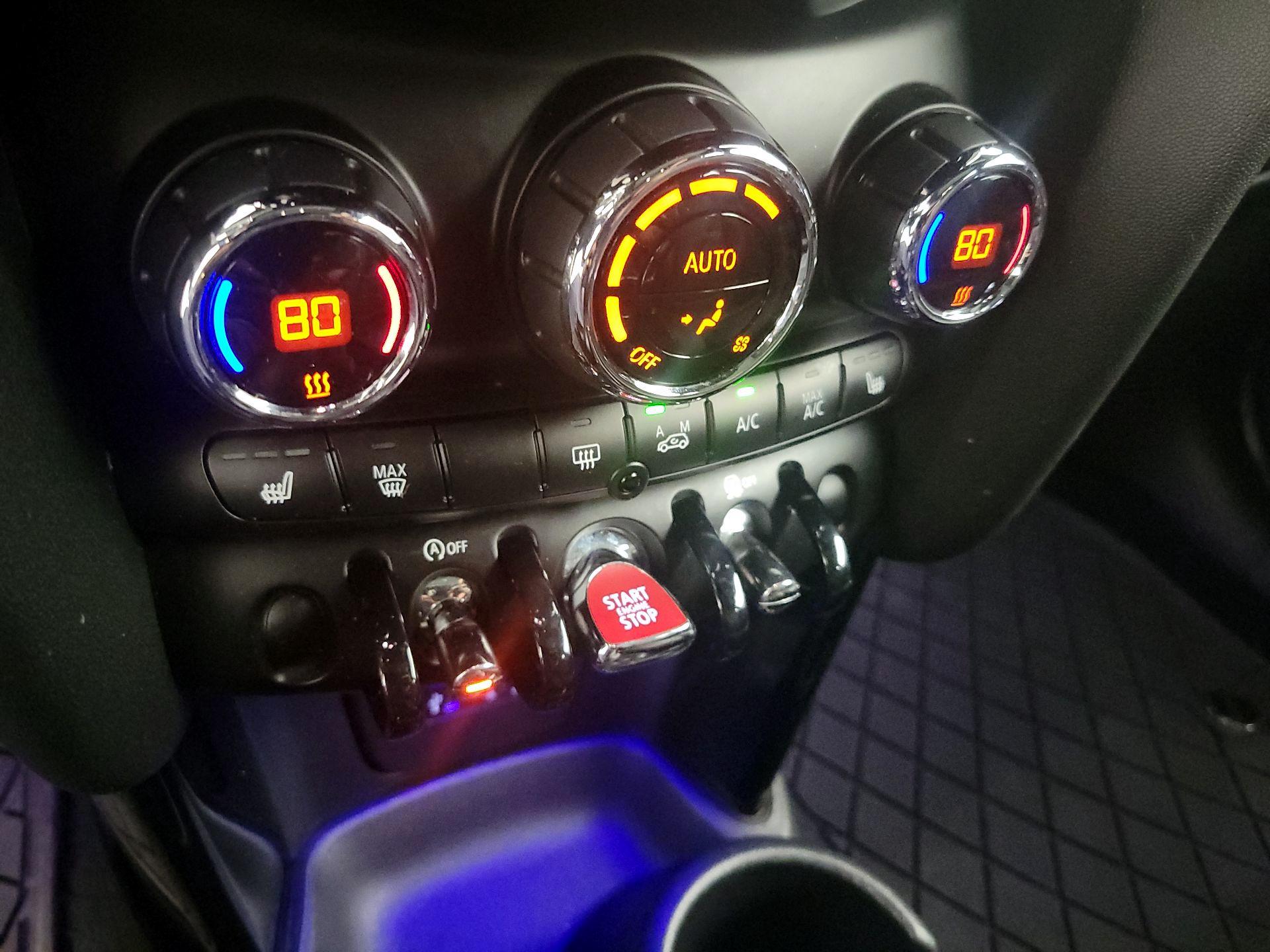 Thumbnail: 2016 MINI Cooper Hardtop - 15