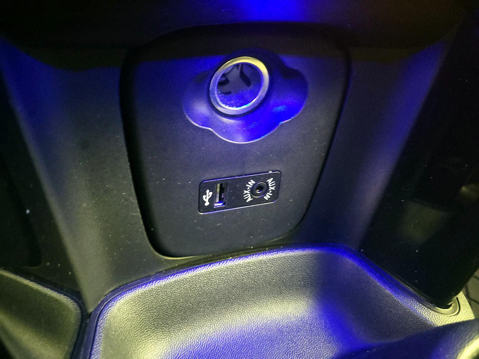 Thumbnail: 2016 MINI Cooper Hardtop - 17