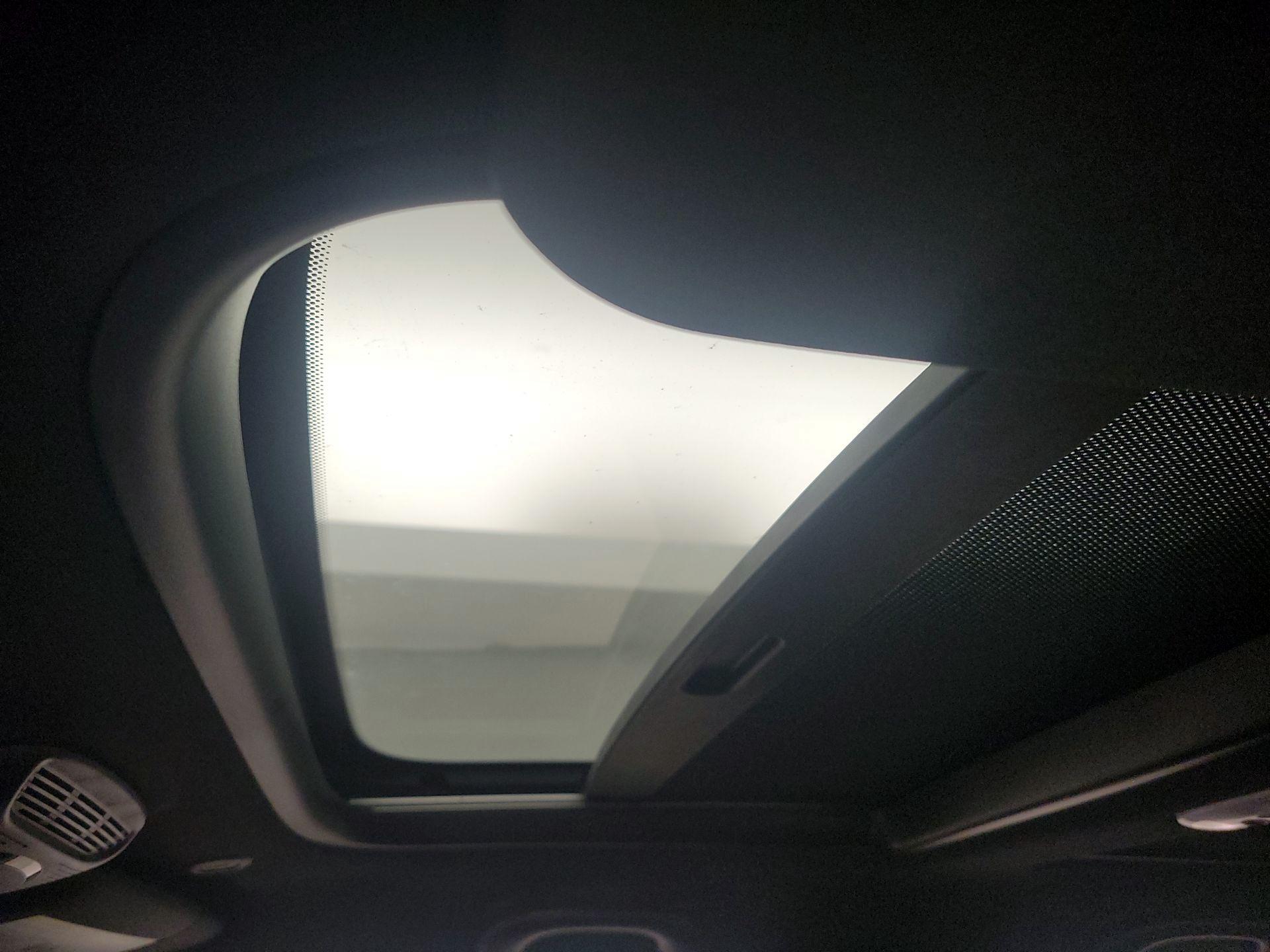 Thumbnail: 2016 MINI Cooper Hardtop - 18