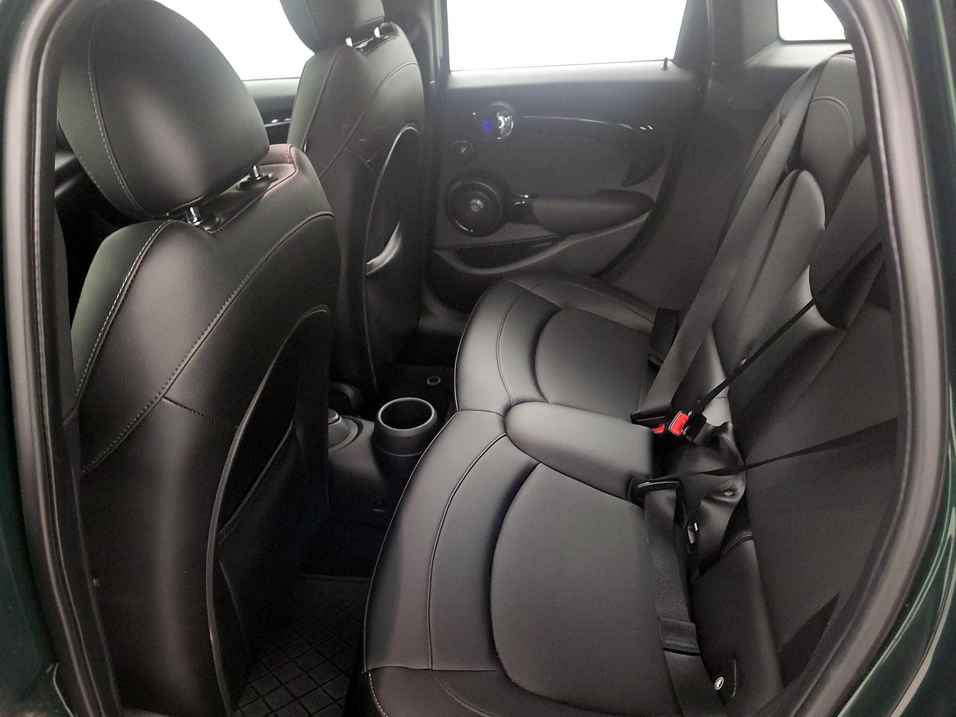 Thumbnail: 2016 MINI Cooper Hardtop - 19