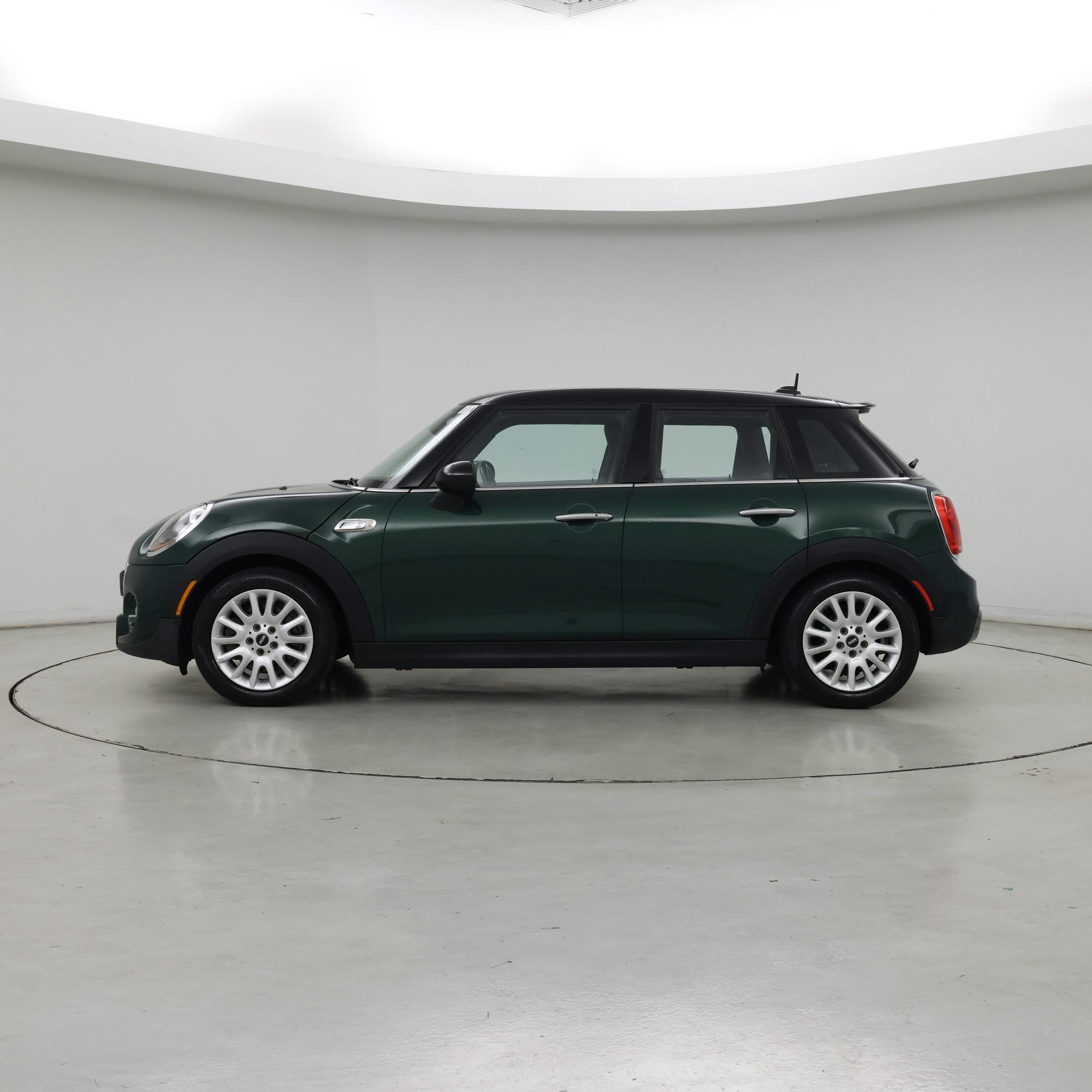 Thumbnail: 2016 MINI Cooper Hardtop - 3