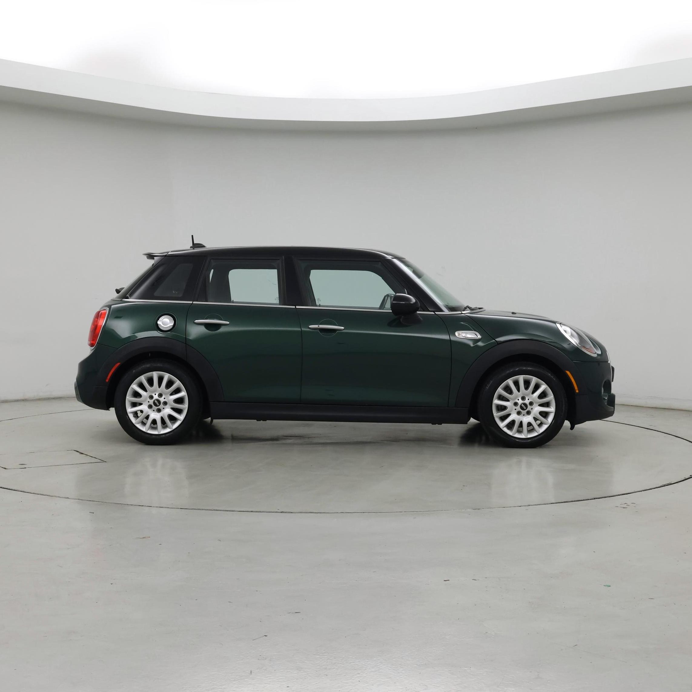 Thumbnail: 2016 MINI Cooper Hardtop - 7