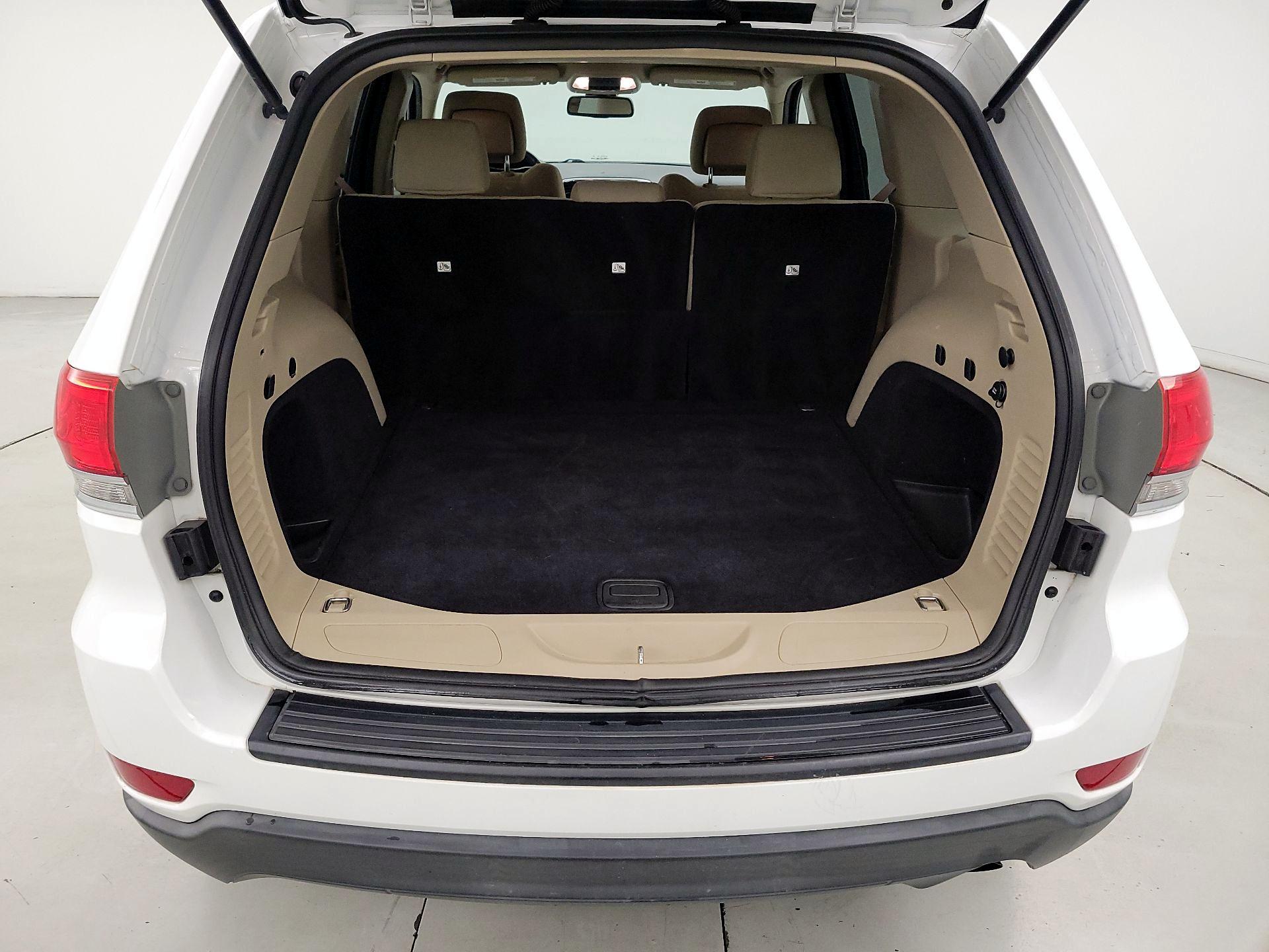 Thumbnail: 2014 Jeep Grand Cherokee - 19