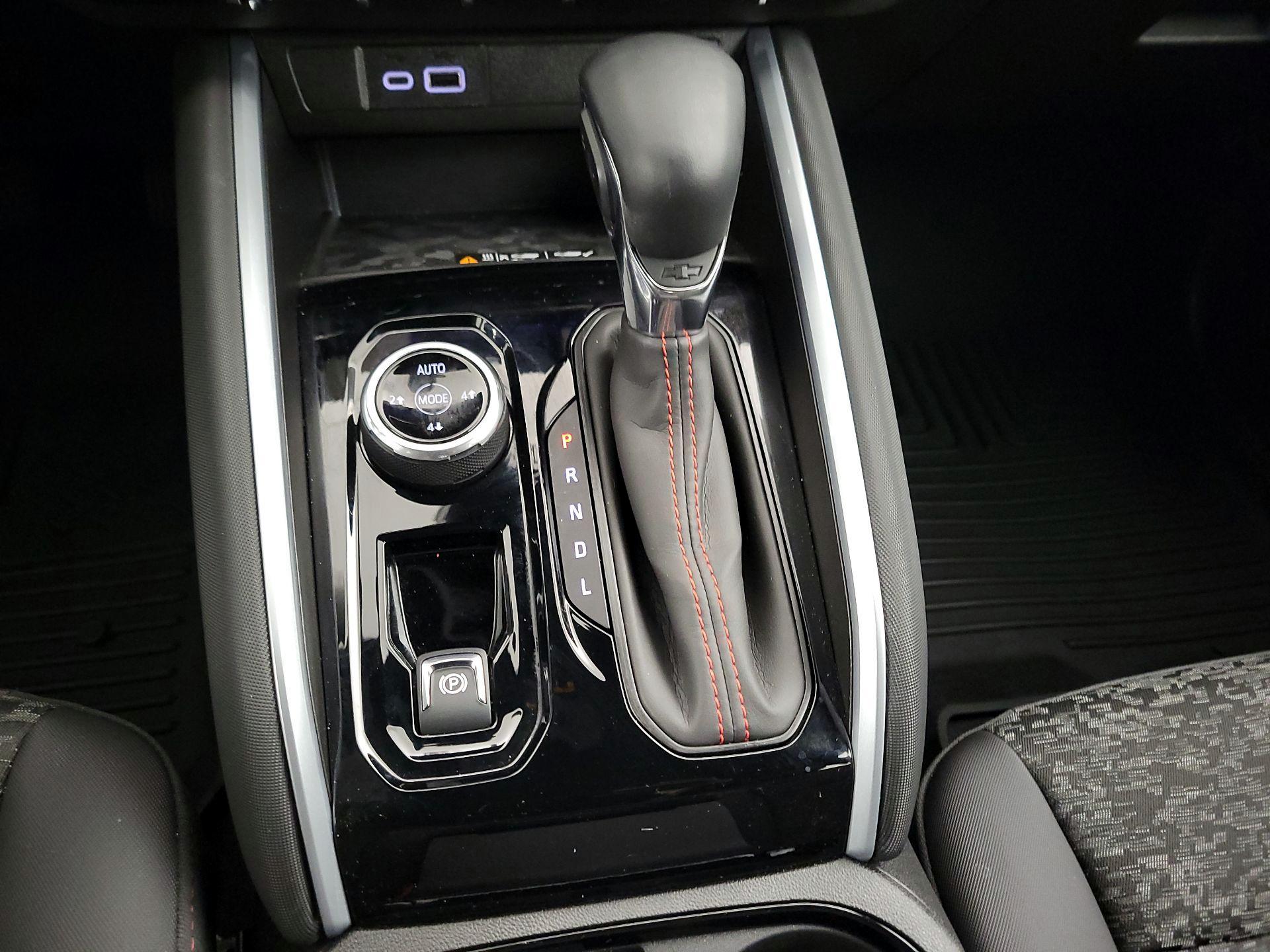 Thumbnail: 2024 Chevrolet Colorado - 17