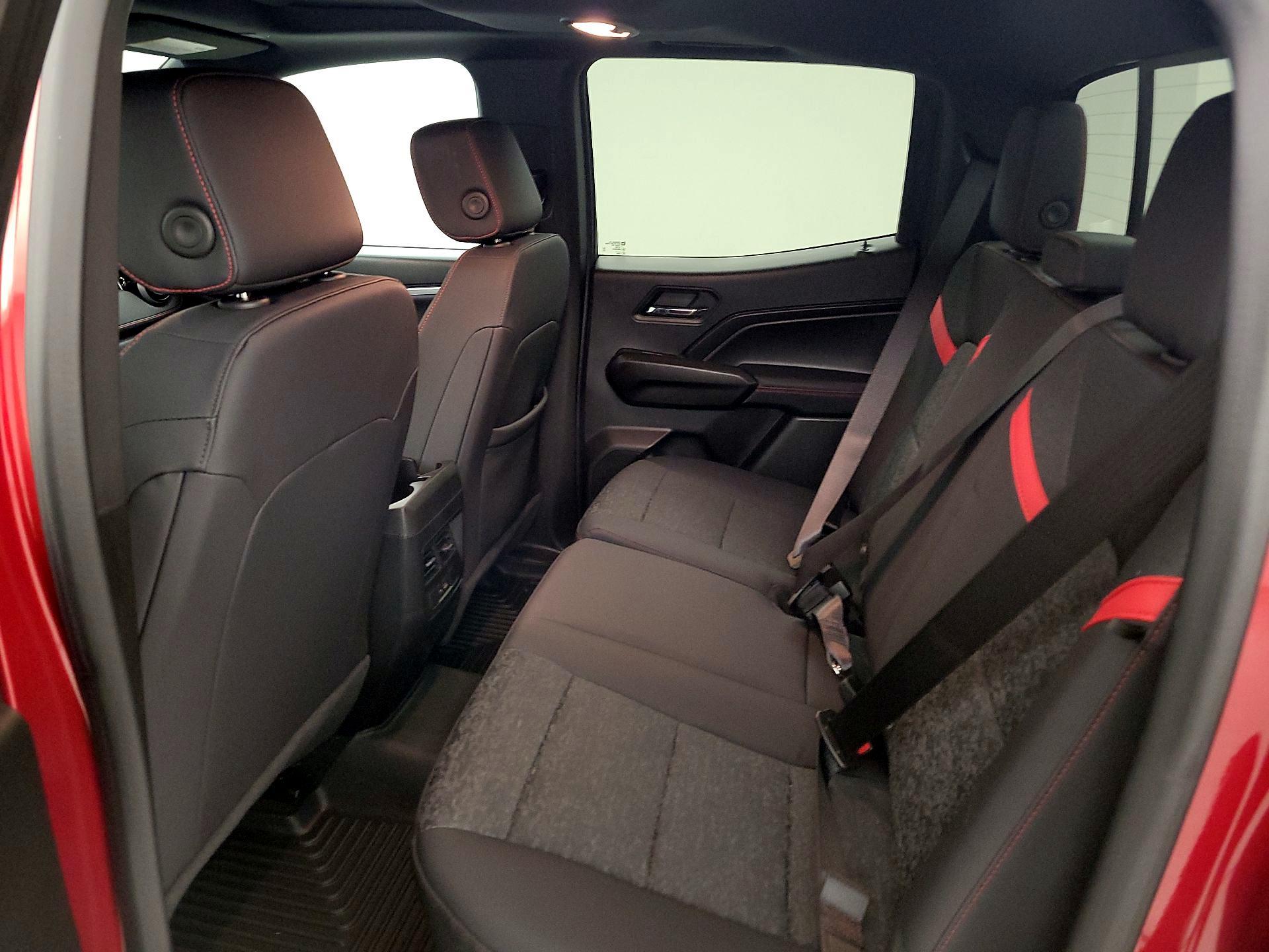 Thumbnail: 2024 Chevrolet Colorado - 20