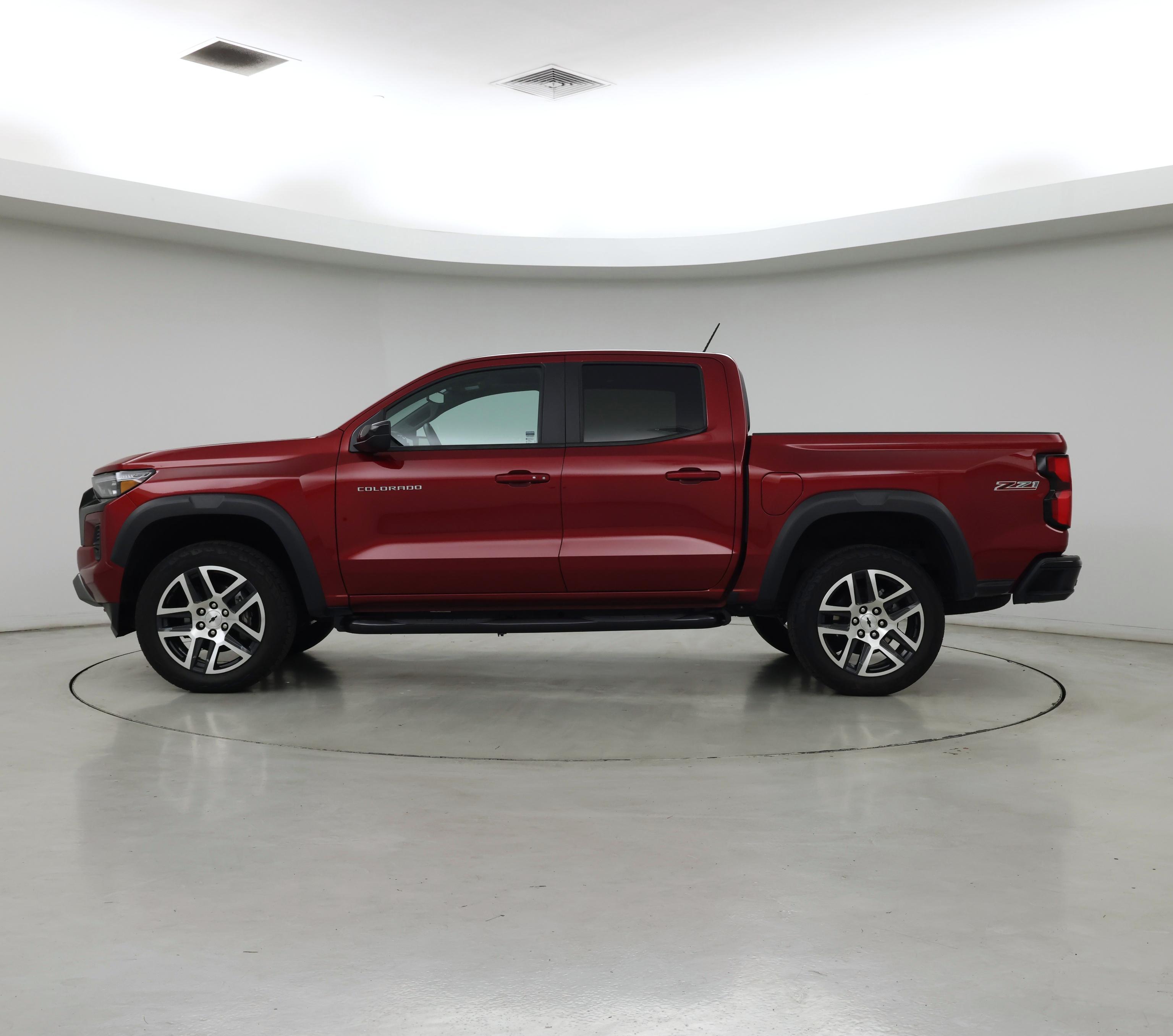 Thumbnail: 2024 Chevrolet Colorado - 3