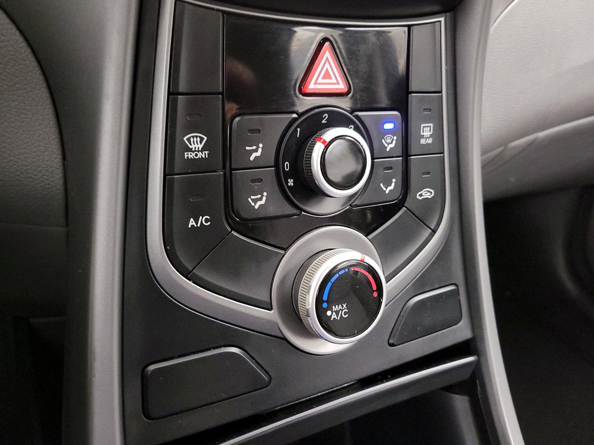 Thumbnail: 2016 Hyundai Elantra - 15