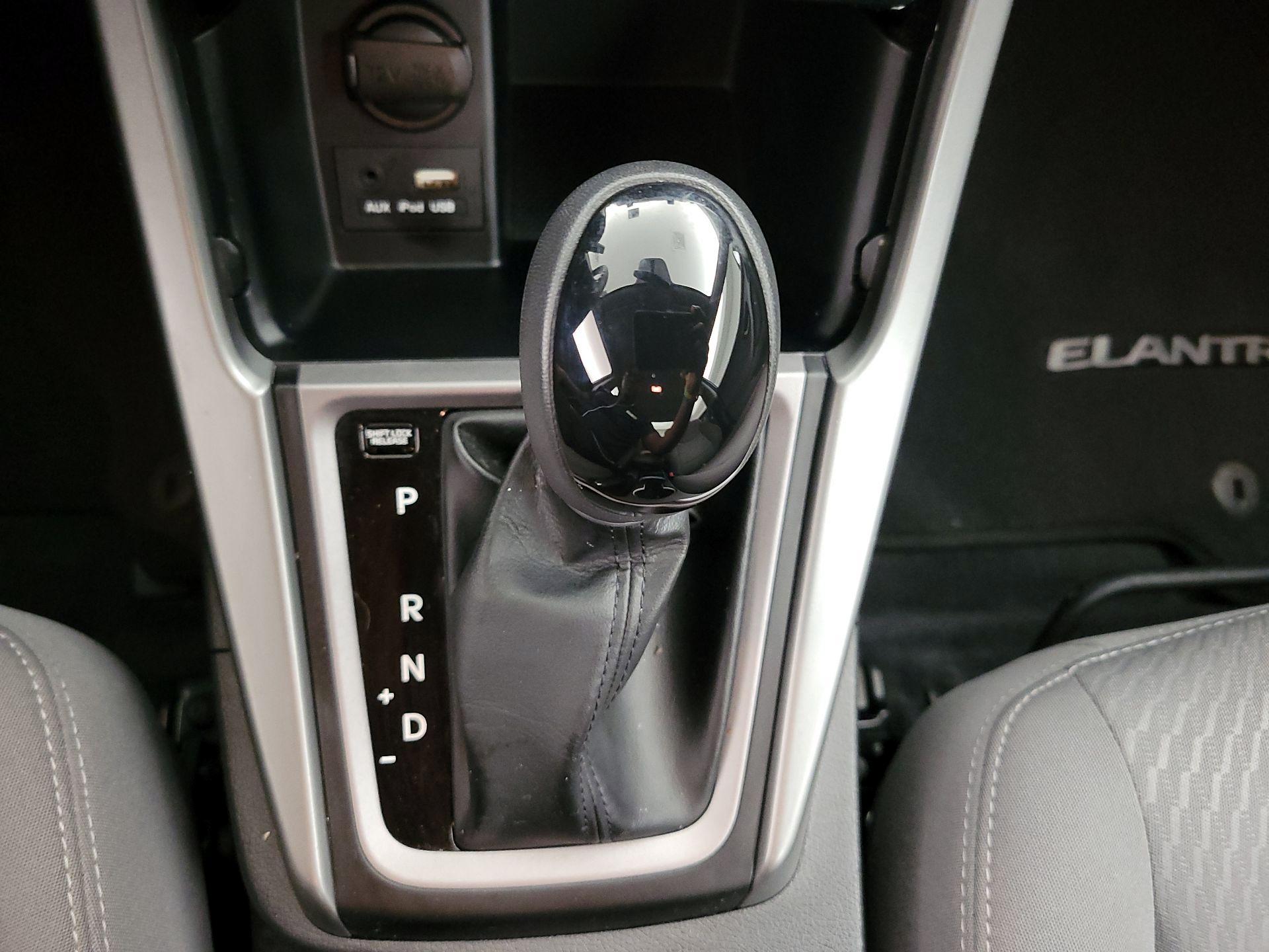 Thumbnail: 2016 Hyundai Elantra - 16