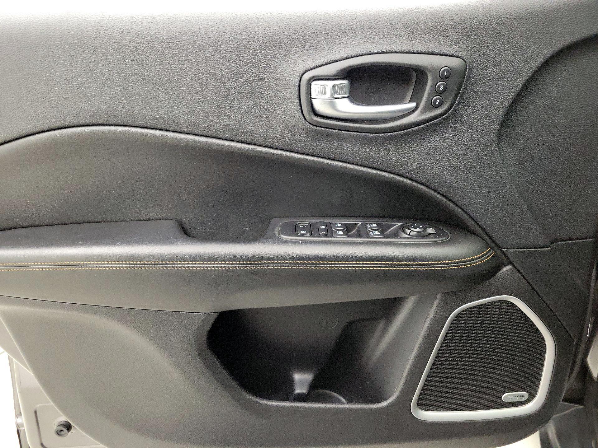 Thumbnail: 2021 Jeep Compass - 12