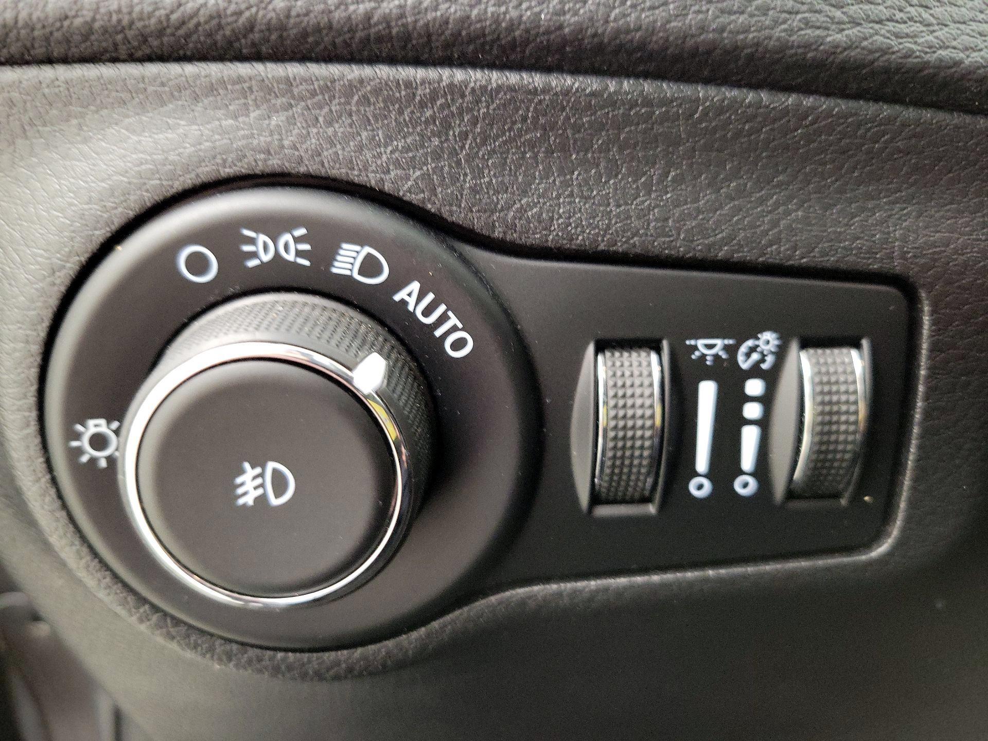 Thumbnail: 2021 Jeep Compass - 13