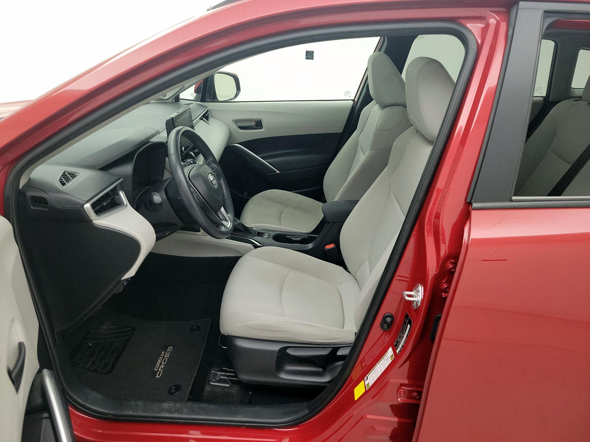 Thumbnail: 2022 Toyota Corolla Cross - 11