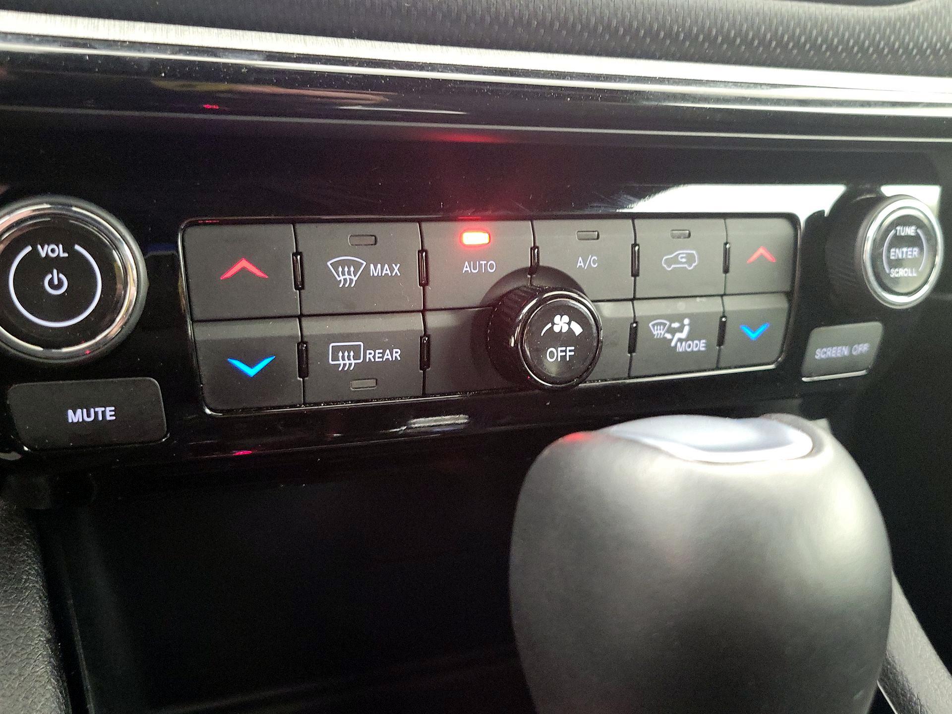 Thumbnail: 2025 Jeep Compass - 17