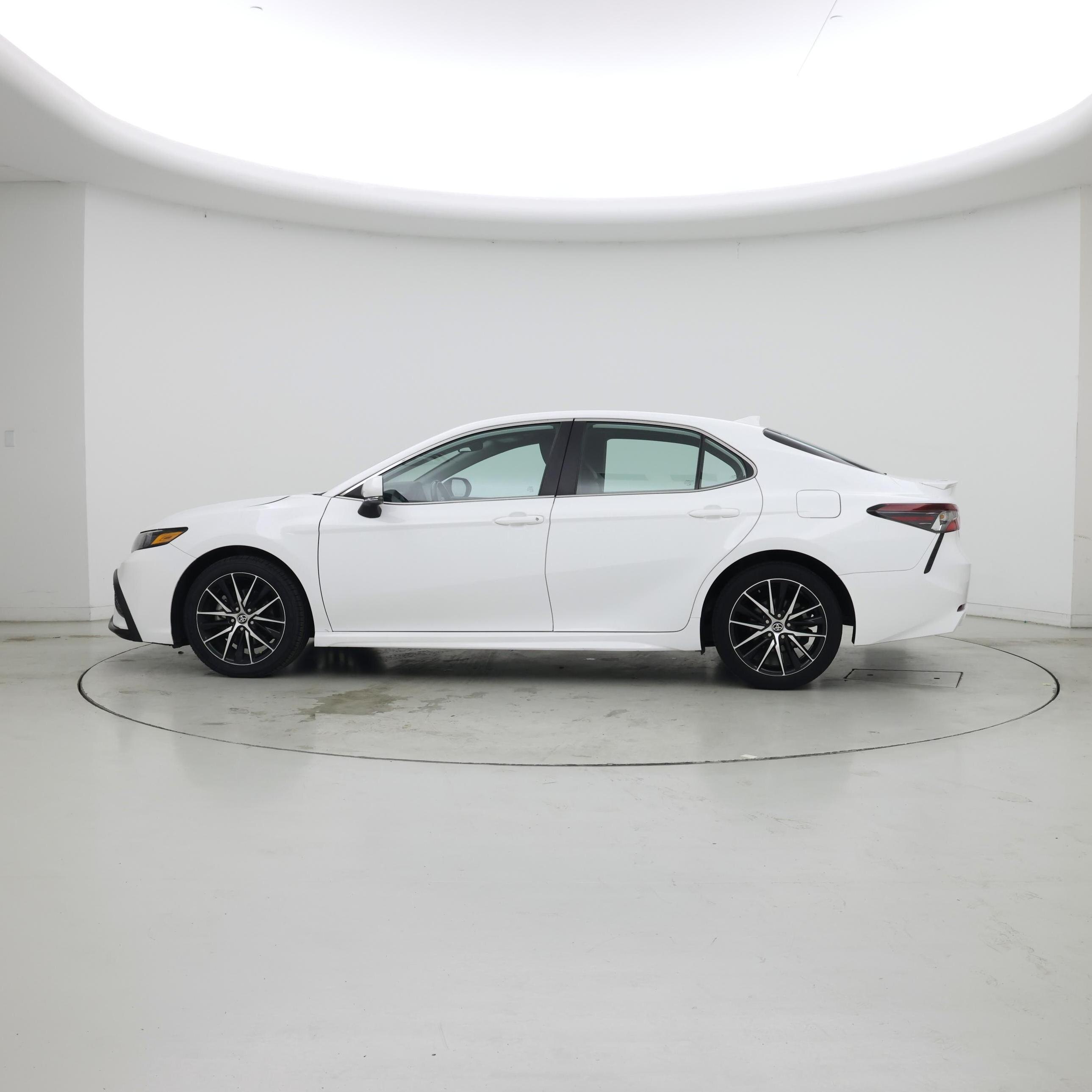 Thumbnail: 2024 Toyota Camry - 3