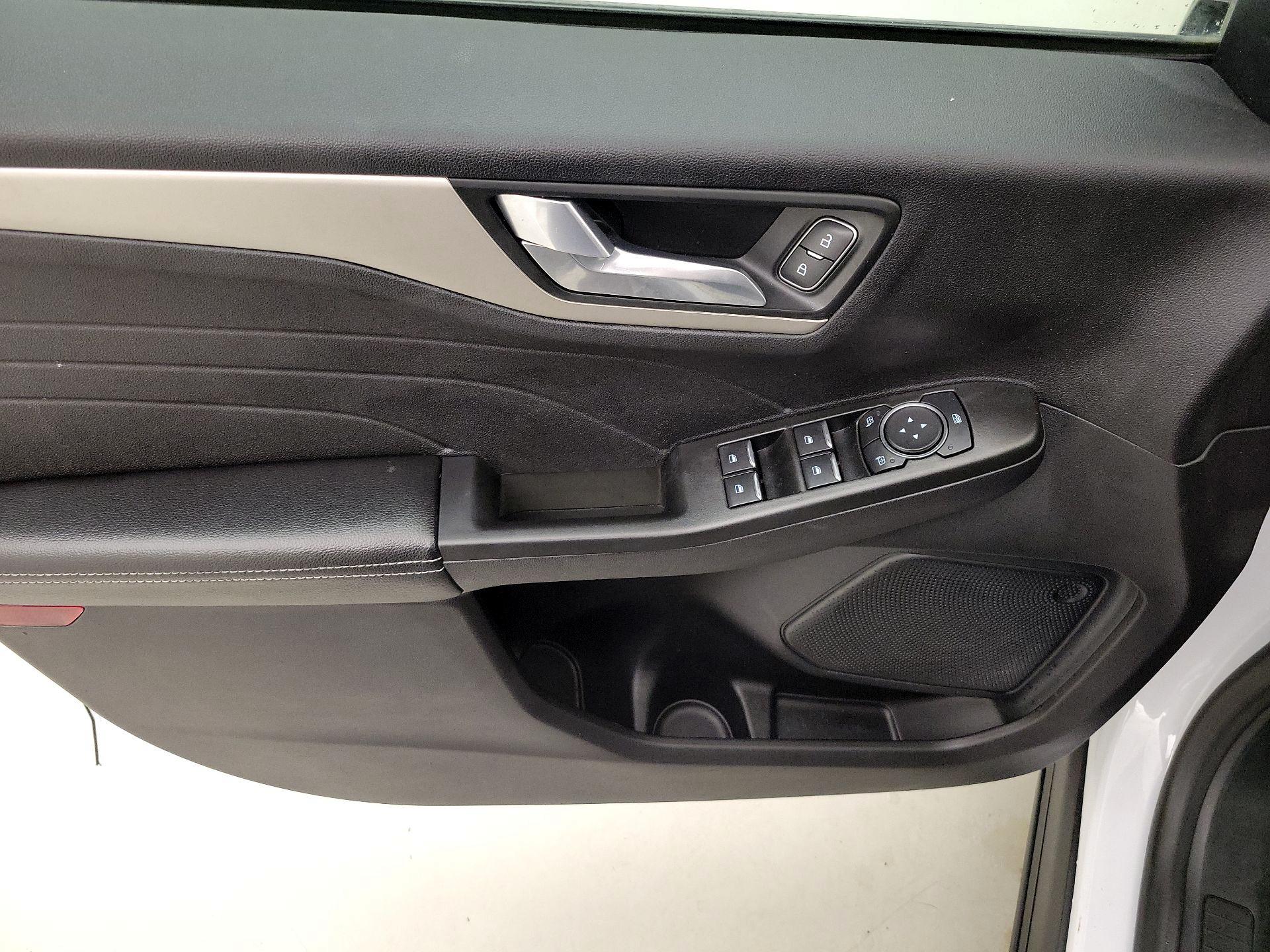 Thumbnail: 2021 Ford Escape - 12