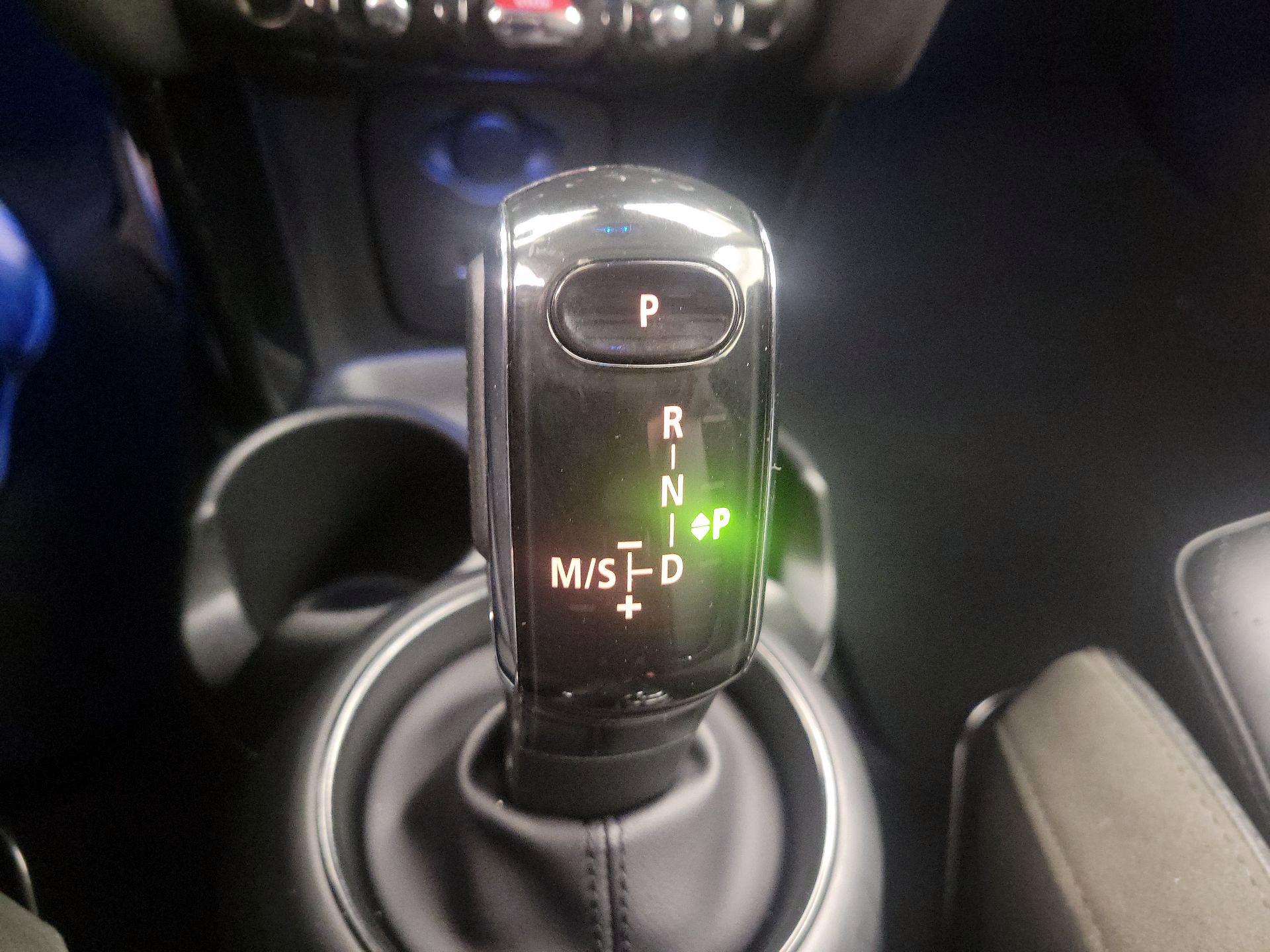 Thumbnail: 2023 MINI Cooper Hardtop - 17