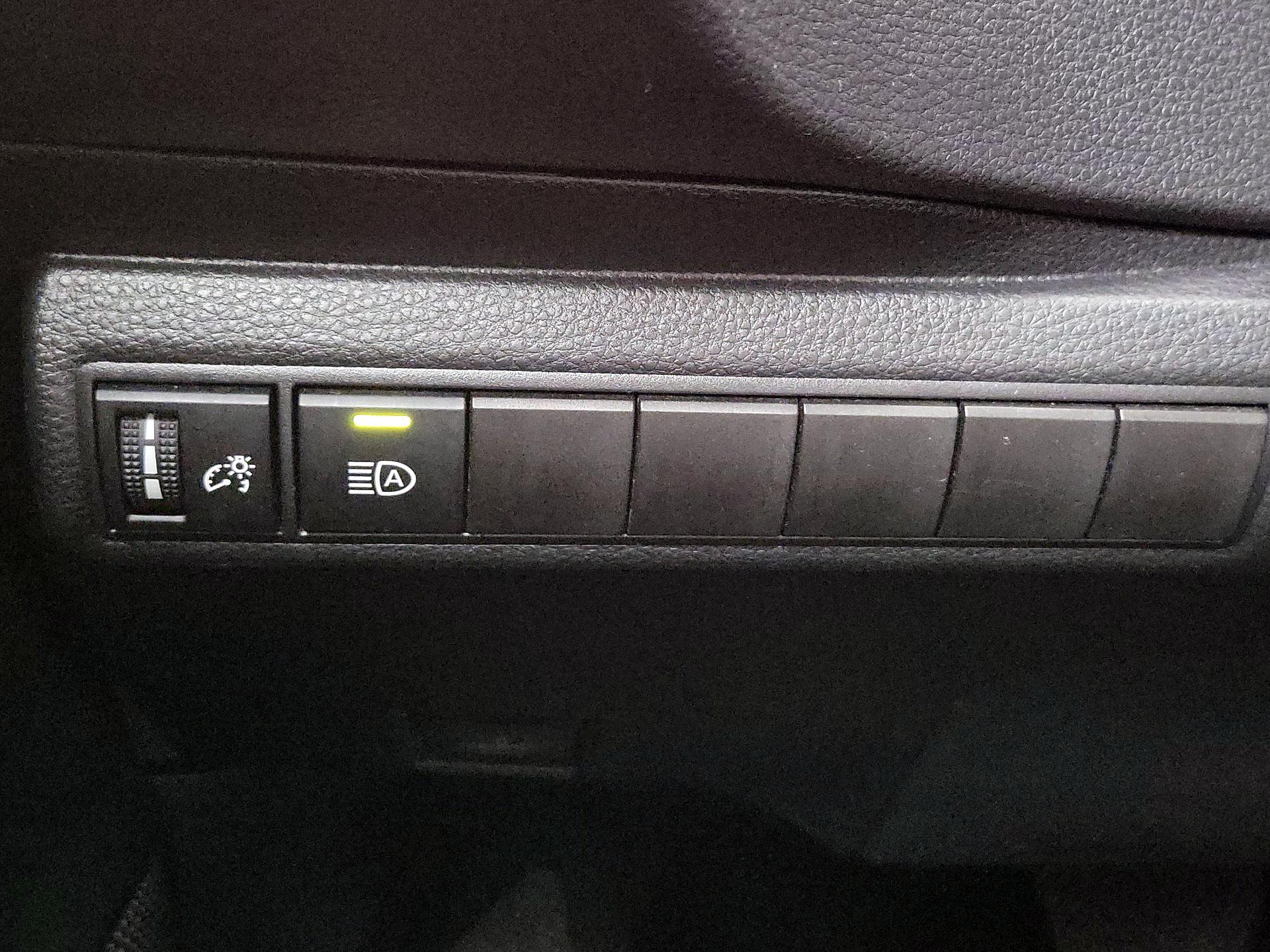 Thumbnail: 2025 Toyota Corolla - 13