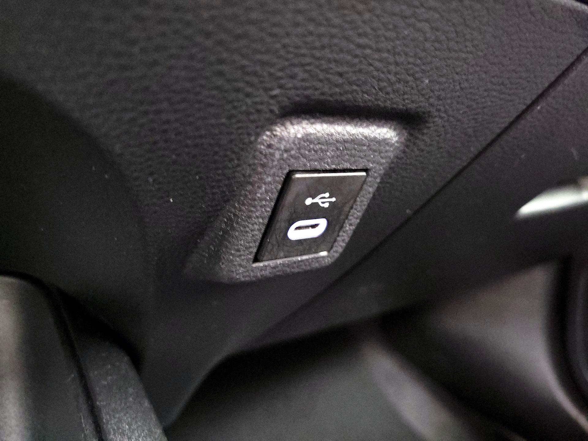 Thumbnail: 2025 Toyota Corolla - 18