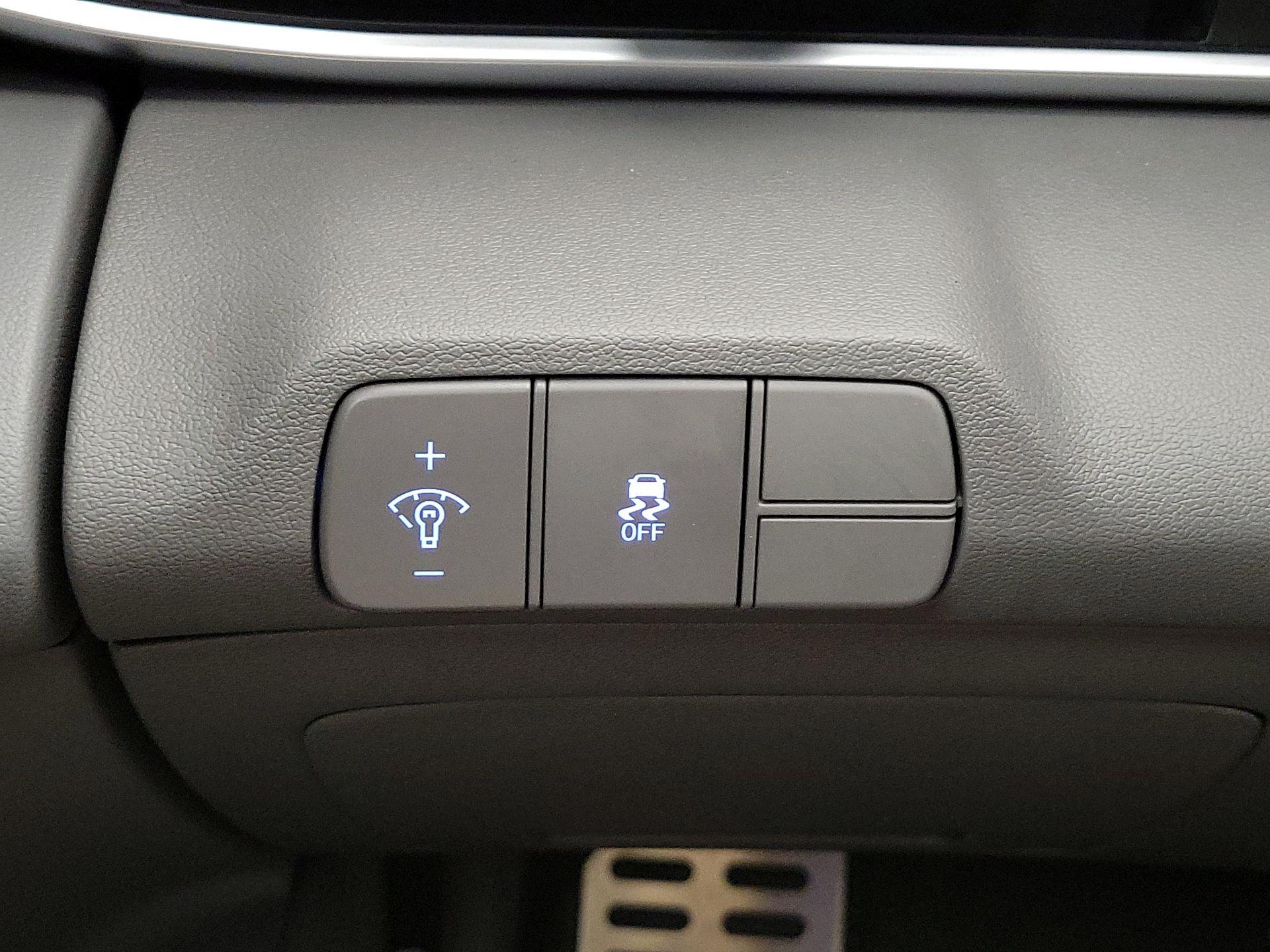 Thumbnail: 2025 Hyundai Elantra - 13