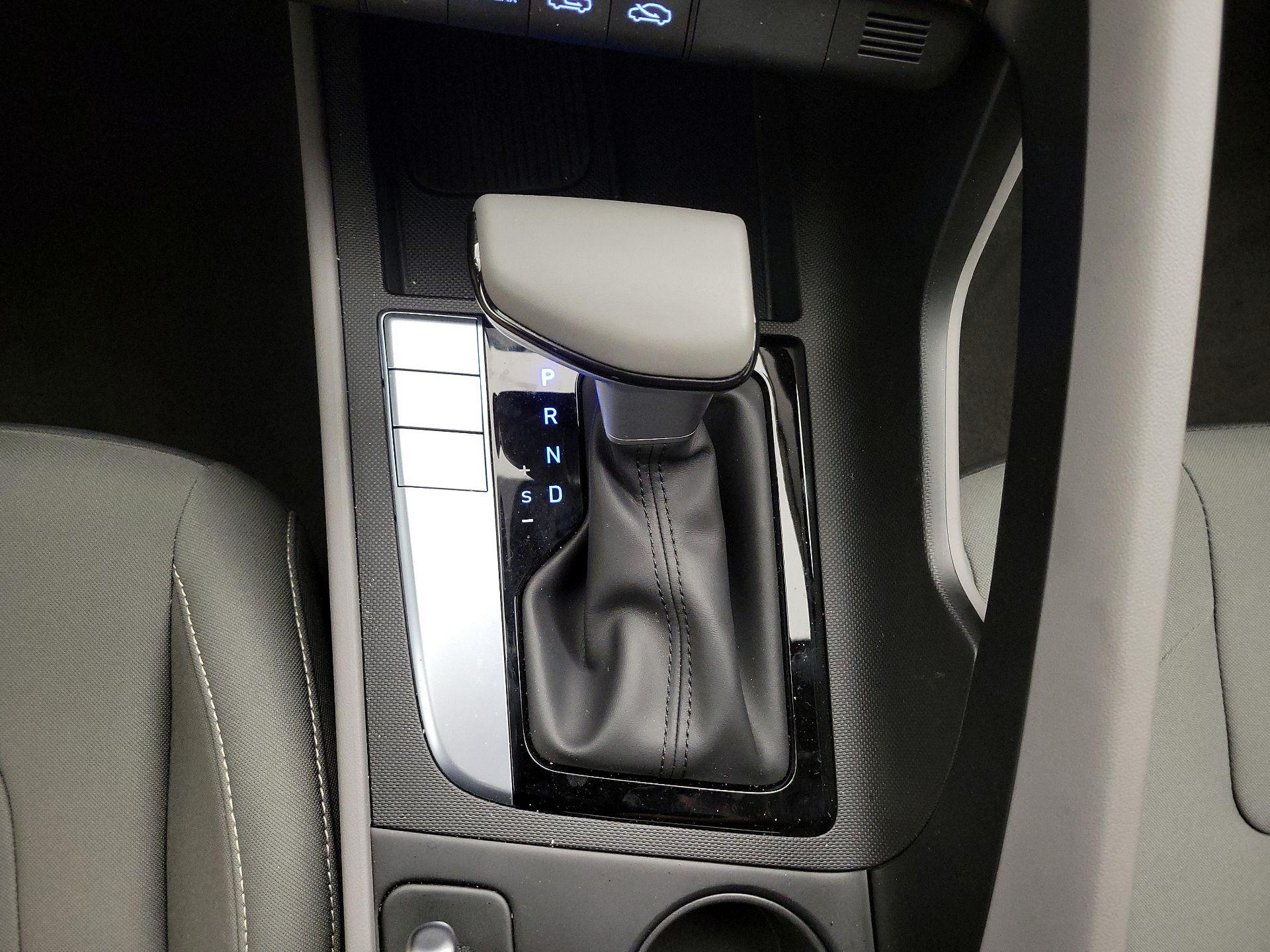 Thumbnail: 2025 Hyundai Elantra - 17