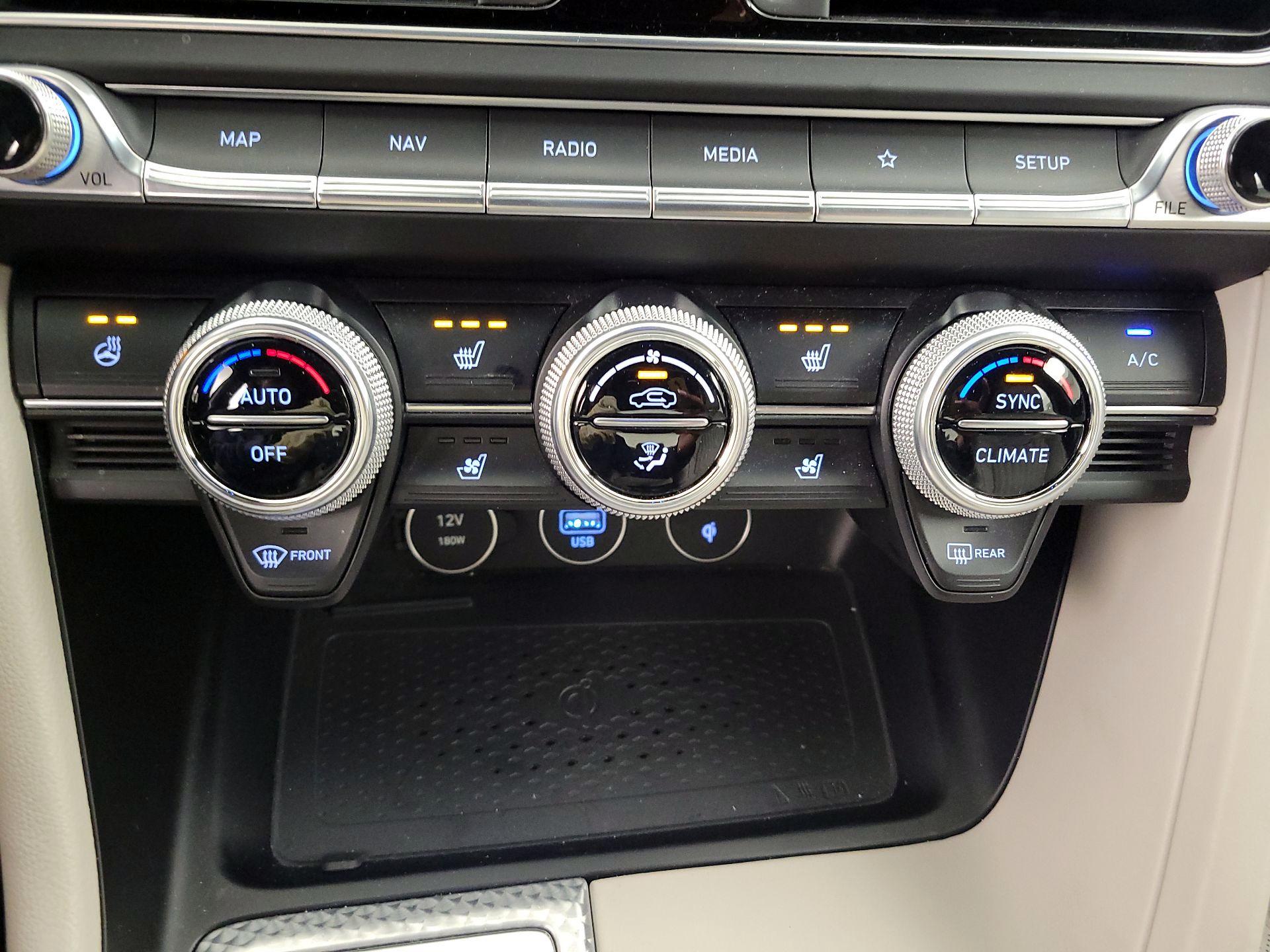 Thumbnail: 2023 Genesis G70 - 17