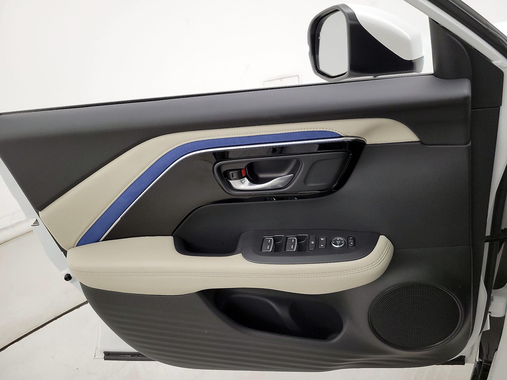 Thumbnail: 2025 Acura ADX - 12