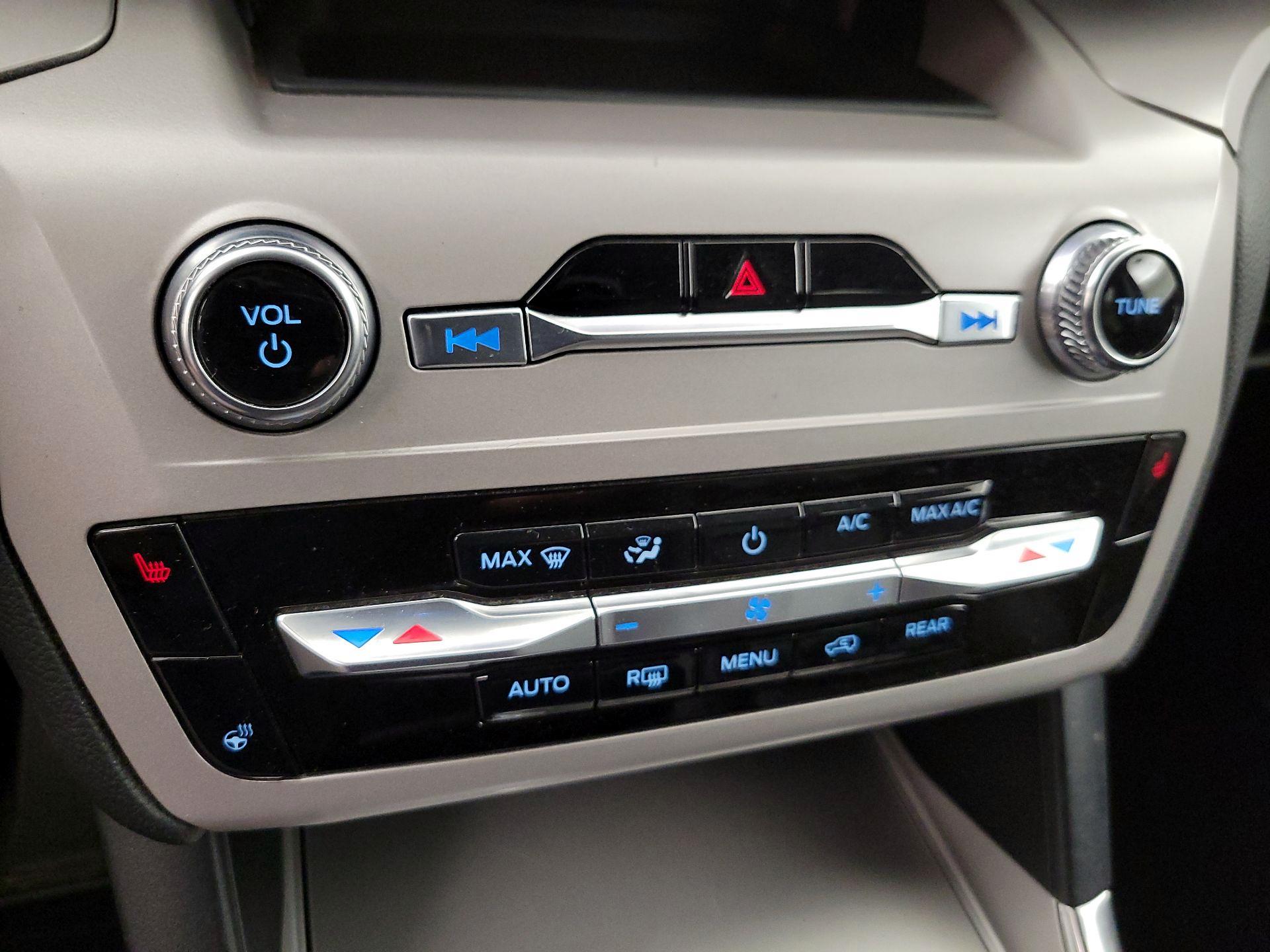 Thumbnail: 2023 Ford Explorer - 16